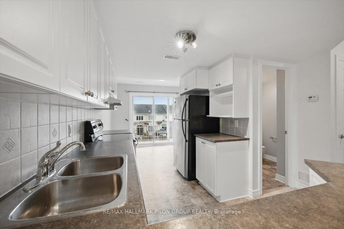 Photo 2 of 635 Lakeridge Drive, Ottawa, Avalon East — HOMEH