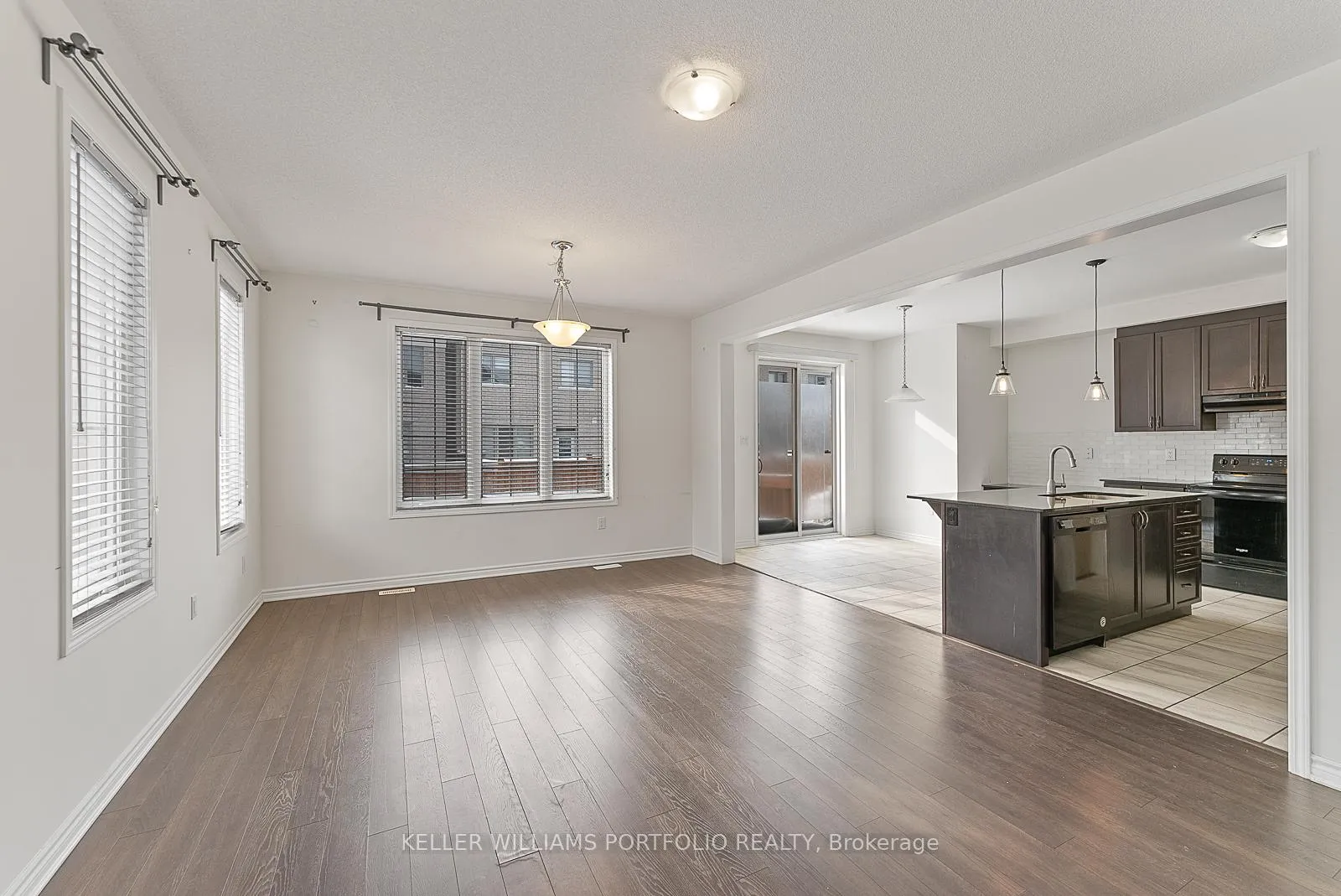 Photo 4 of 92 Callandar Road, Brampton, Northwest Brampton — HOMEH