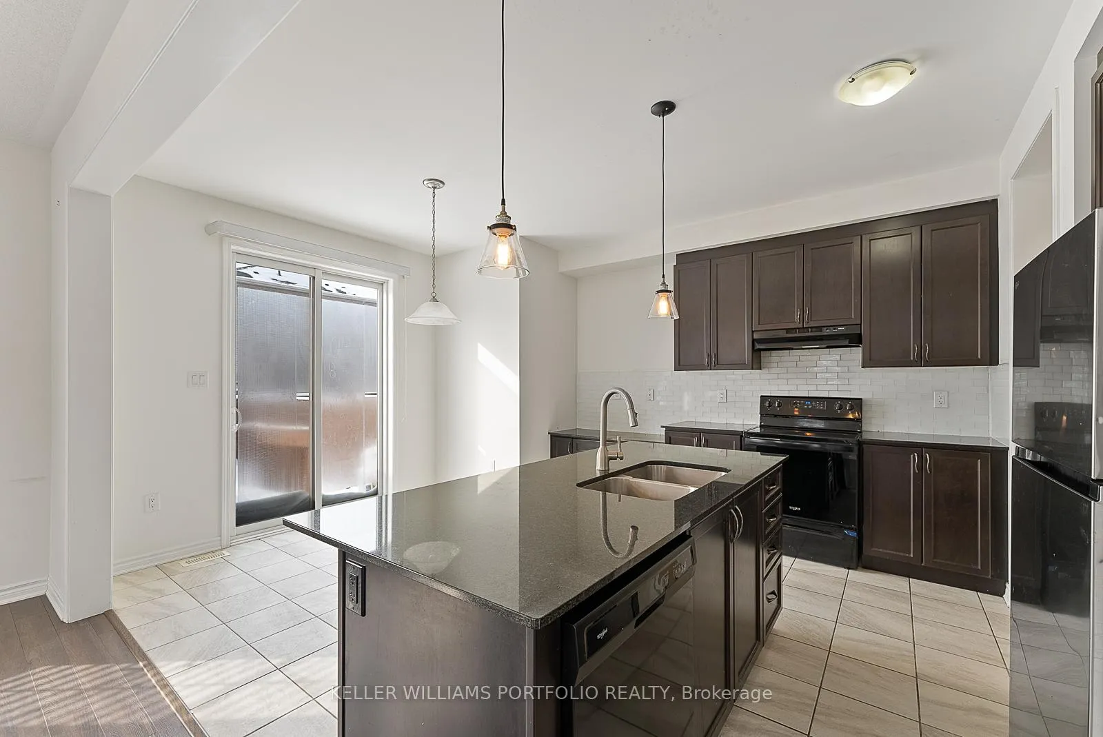 Photo 10 of 92 Callandar Road, Brampton, Northwest Brampton — HOMEH