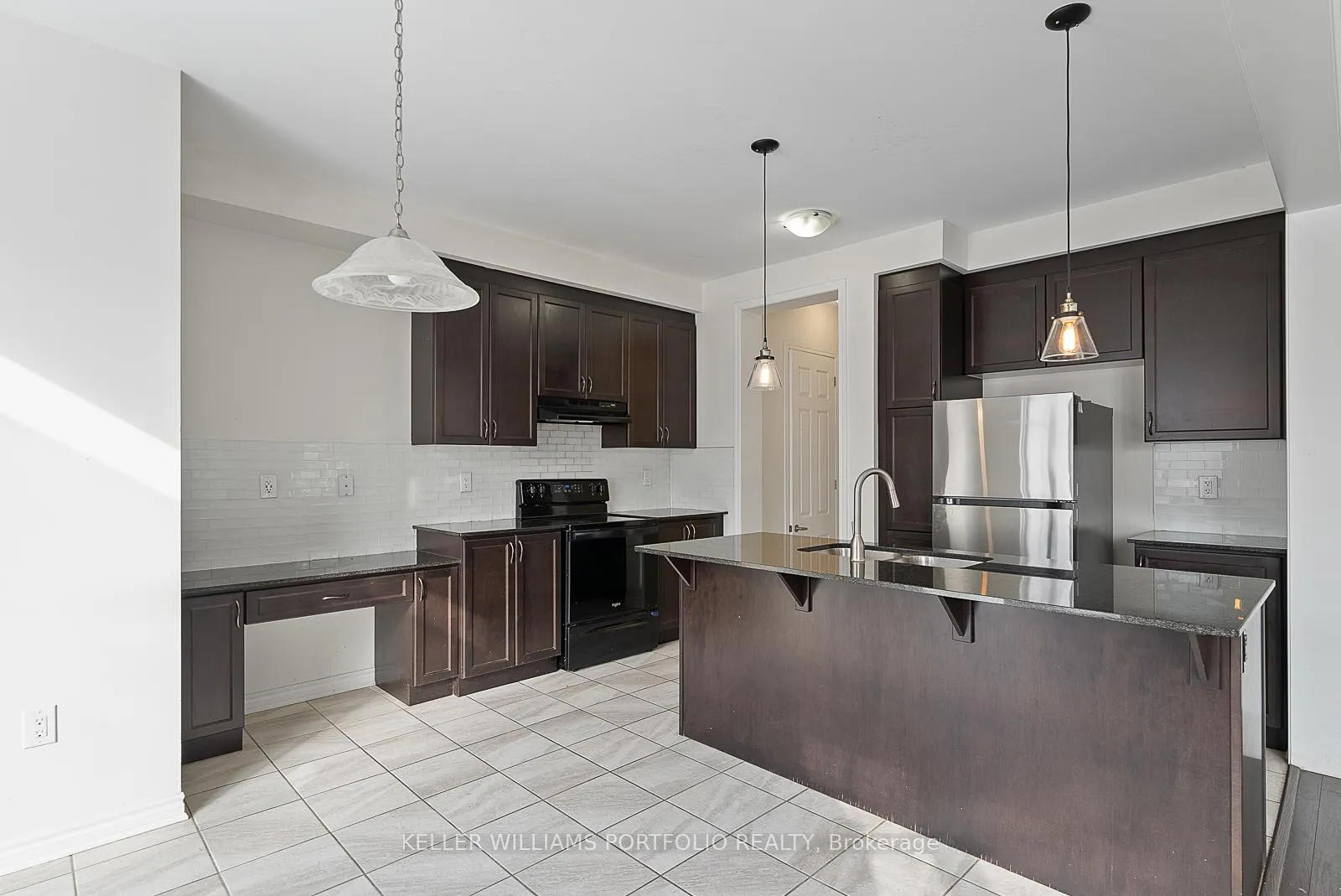 Photo 11 of 92 Callandar Road, Brampton, Northwest Brampton — HOMEH