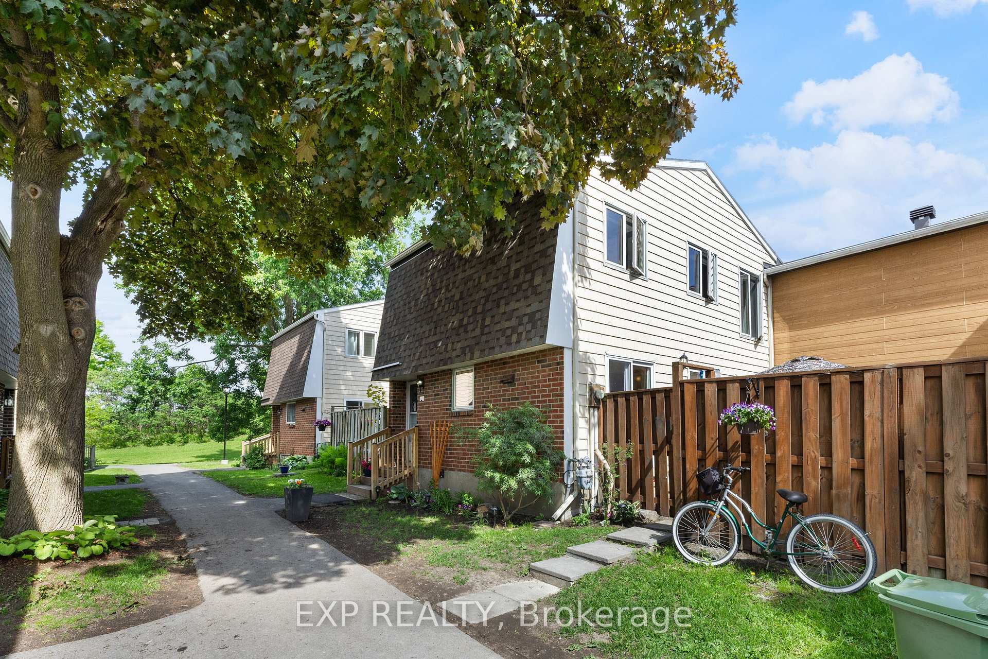 Photo 3 of Unit 94, 215 Petrie Lane, Ottawa, Kanata - Beaverbrook — HOMEH
