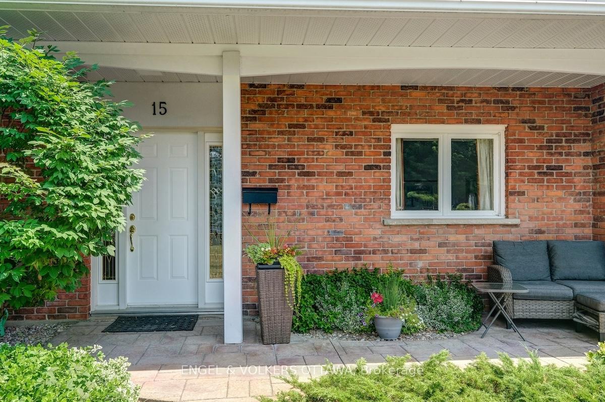 Photo 23 of 15 Dickson Street, Ottawa, Bruce Farm/Graham Park/Qualicum/Bellands — HOMEH