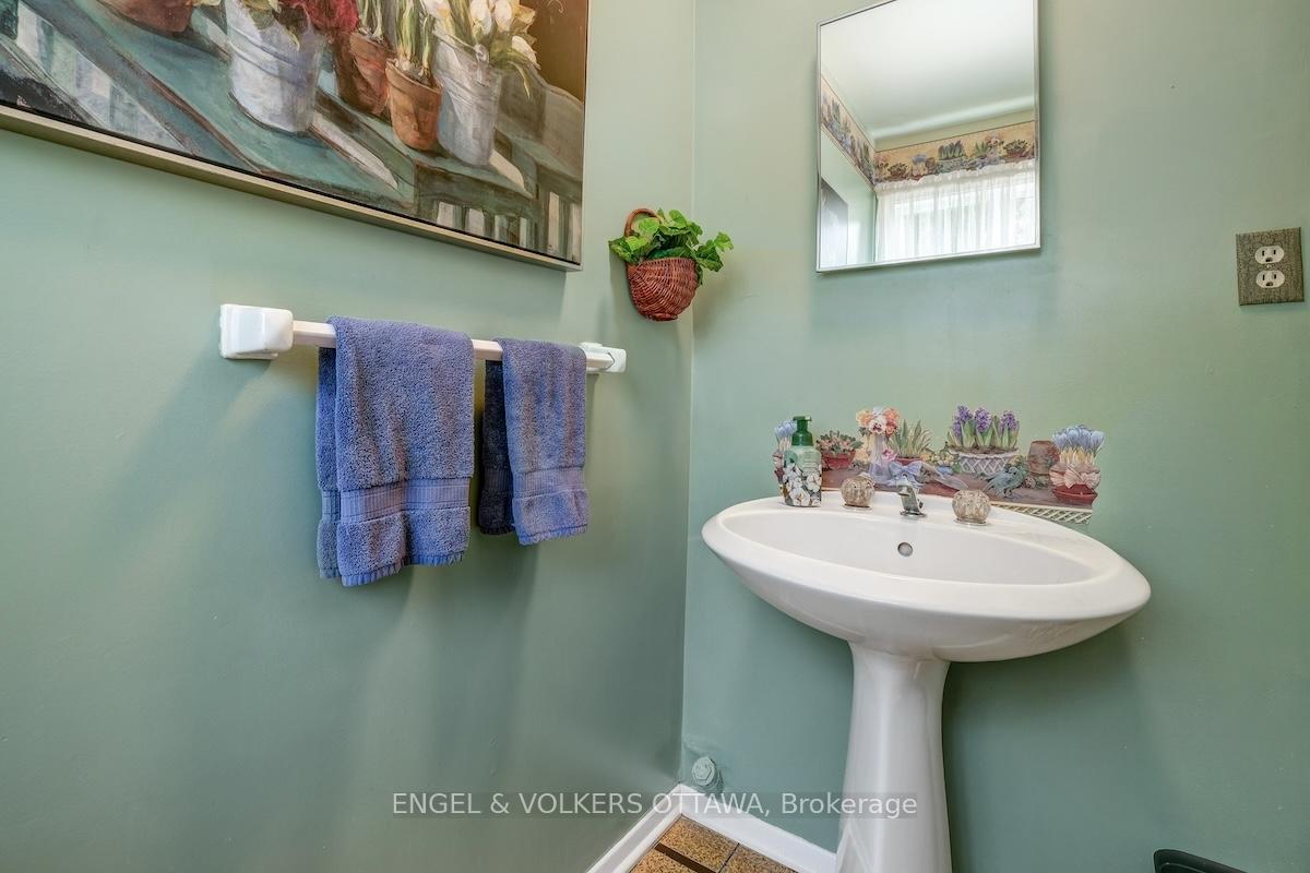 Photo 50 of 15 Dickson Street, Ottawa, Bruce Farm/Graham Park/Qualicum/Bellands — HOMEH