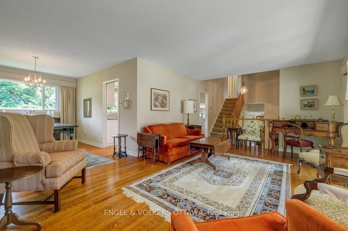 Photo 12 of 15 Dickson Street, Ottawa, Bruce Farm/Graham Park/Qualicum/Bellands — HOMEH