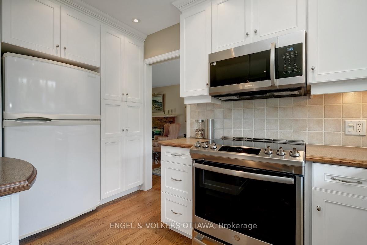 Photo 18 of 15 Dickson Street, Ottawa, Bruce Farm/Graham Park/Qualicum/Bellands — HOMEH