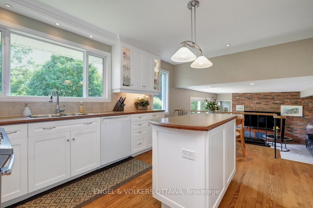 Photo 19 of 15 Dickson Street, Ottawa, Bruce Farm/Graham Park/Qualicum/Bellands — HOMEH