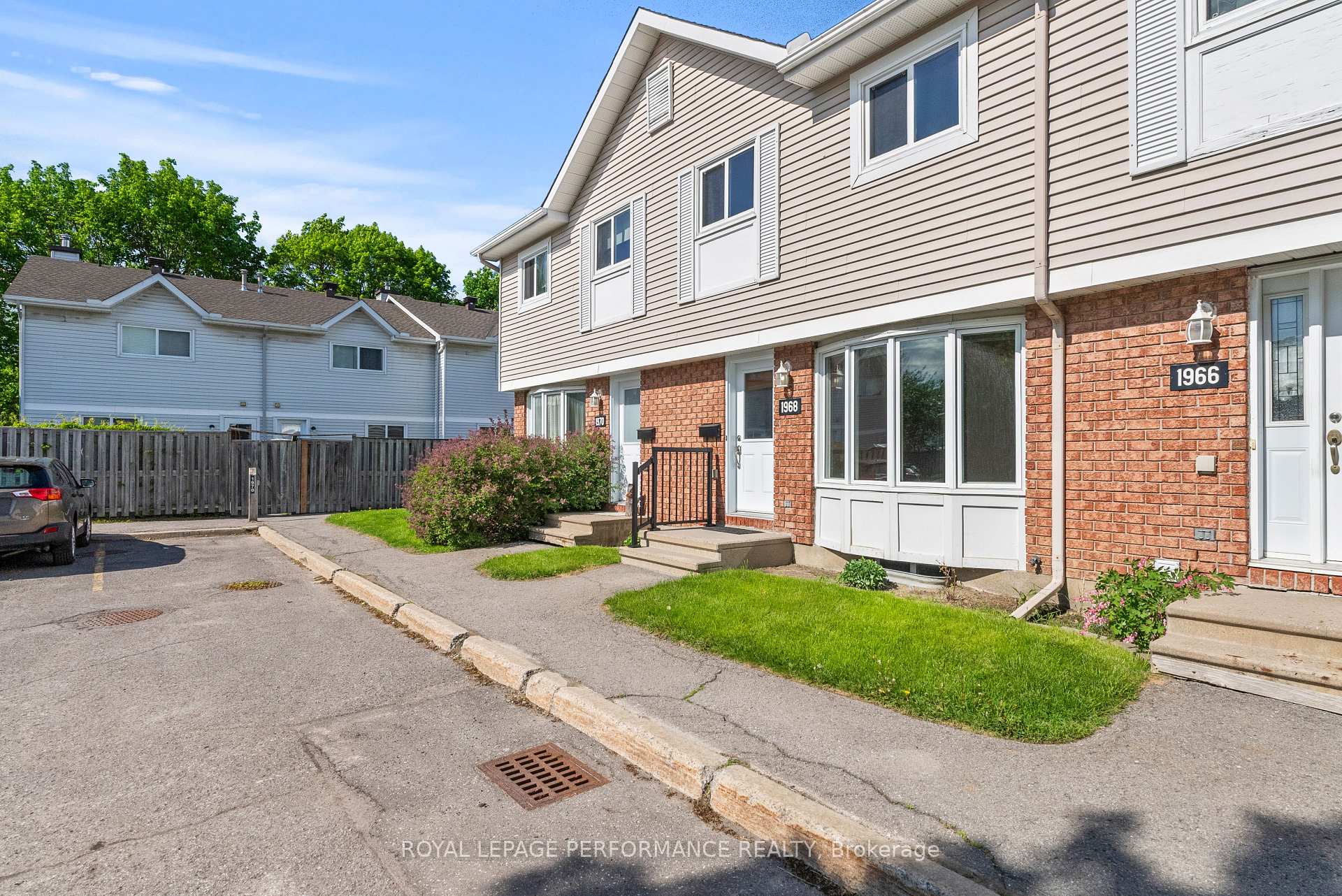 Photo 2 of Unit Unit #18, 1968 Colorado Lane, Ottawa, Orleans/Sunridge — HOMEH