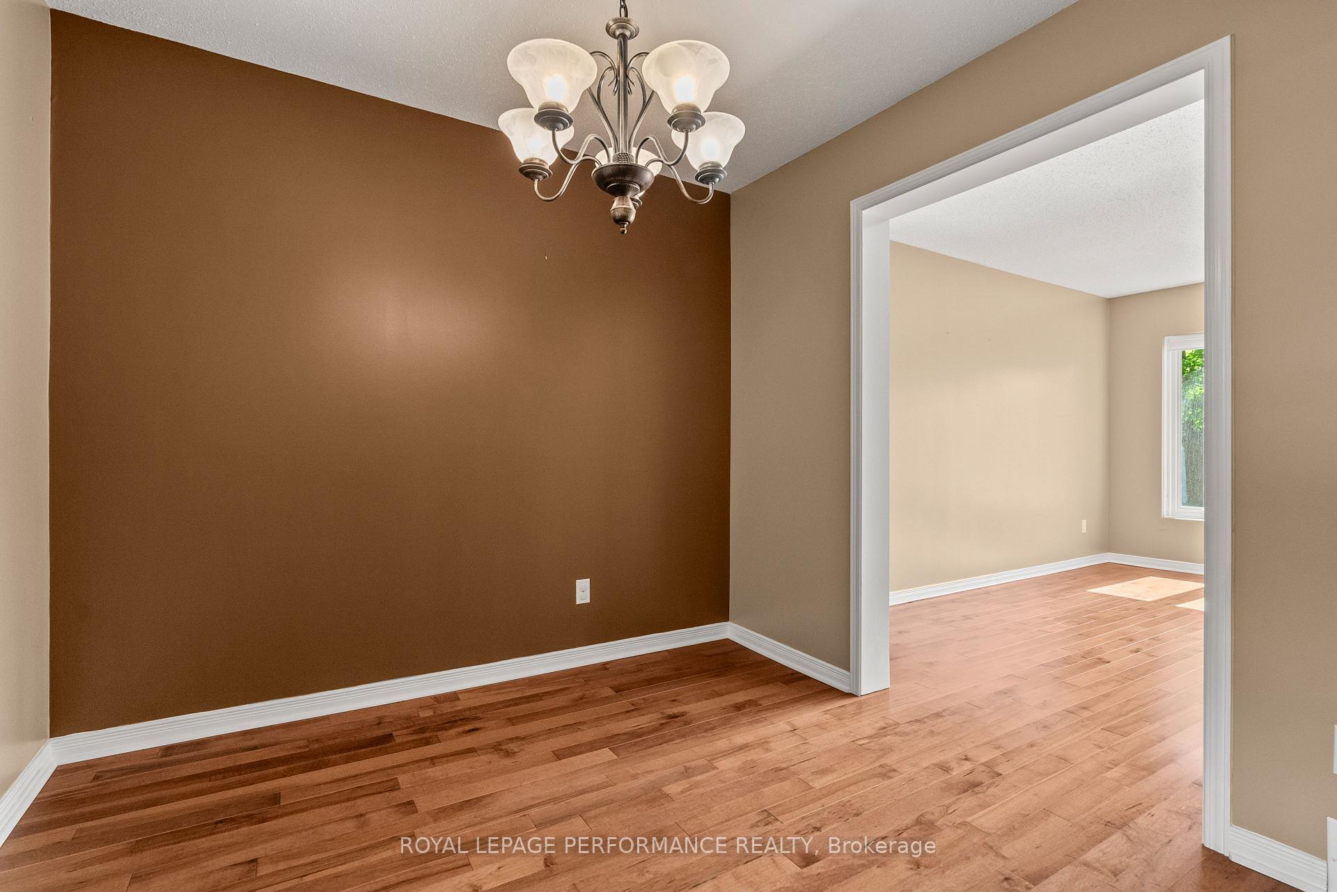 Photo 6 of Unit Unit #18, 1968 Colorado Lane, Ottawa, Orleans/Sunridge — HOMEH