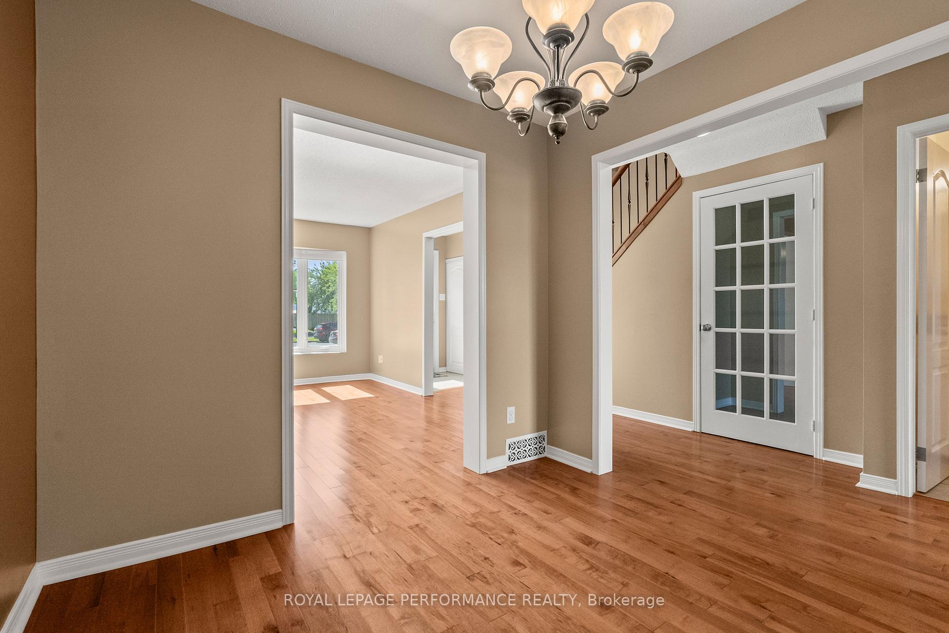 Photo 7 of Unit Unit #18, 1968 Colorado Lane, Ottawa, Orleans/Sunridge — HOMEH