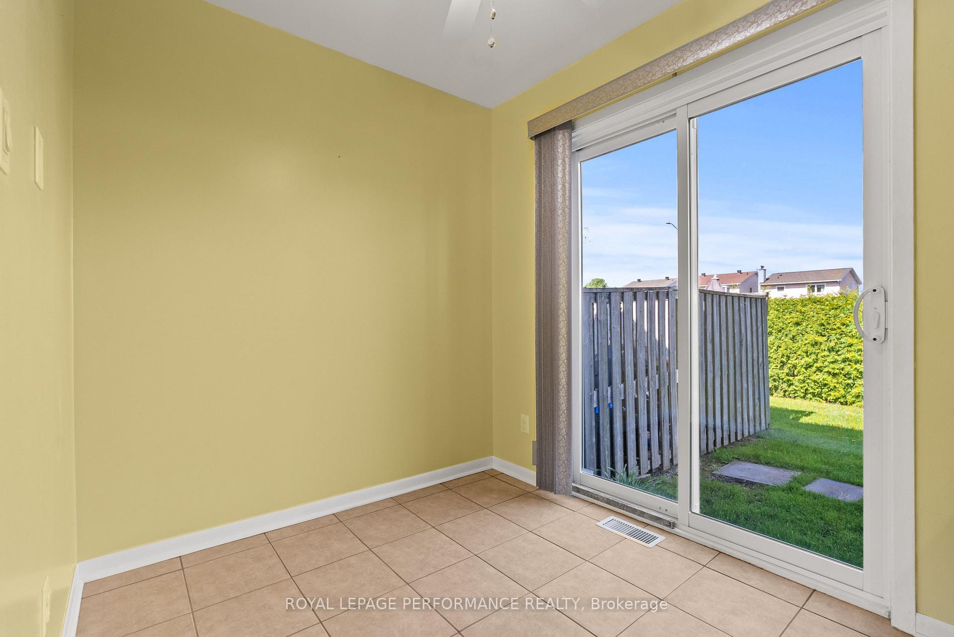 Photo 13 of Unit Unit #18, 1968 Colorado Lane, Ottawa, Orleans/Sunridge — HOMEH