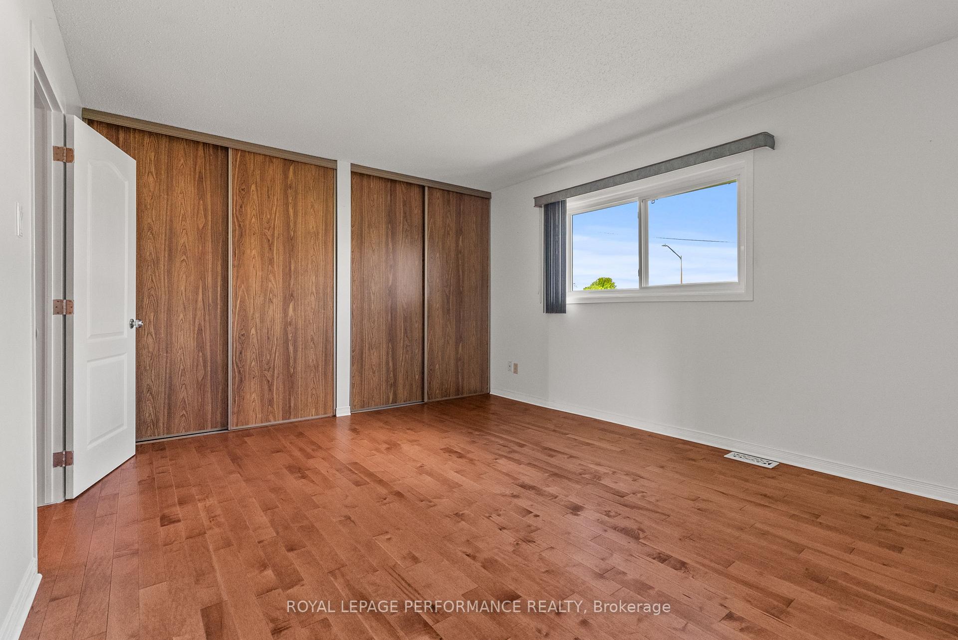 Photo 15 of Unit Unit #18, 1968 Colorado Lane, Ottawa, Orleans/Sunridge — HOMEH