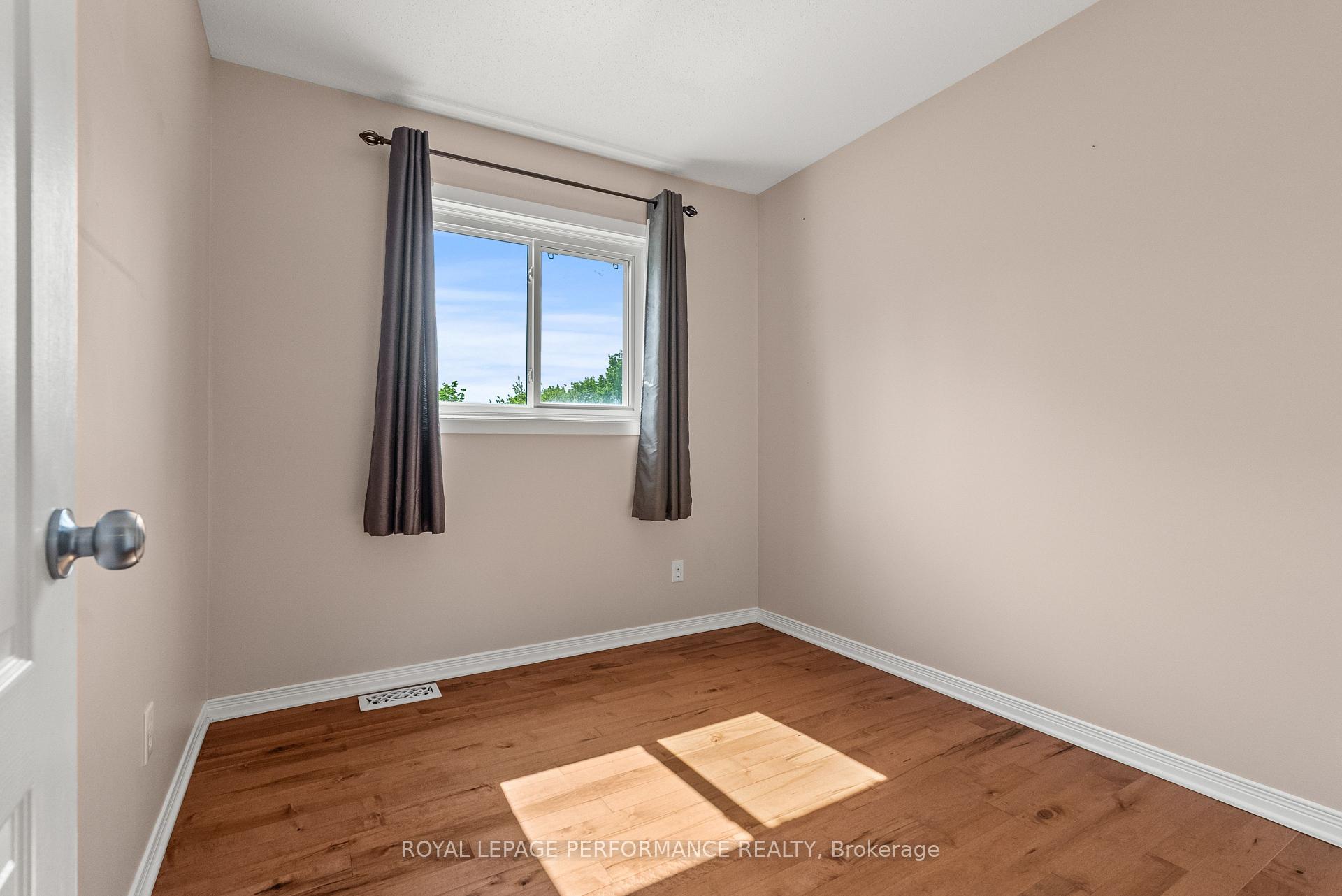 Photo 21 of Unit Unit #18, 1968 Colorado Lane, Ottawa, Orleans/Sunridge — HOMEH