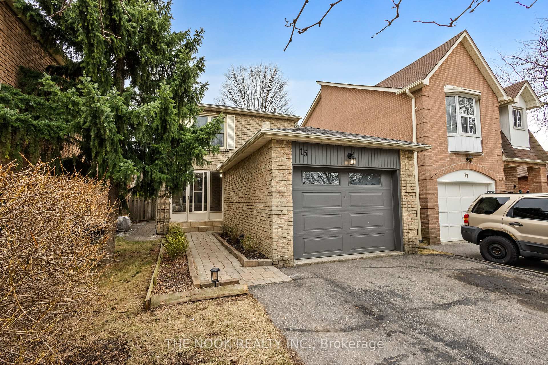 Photo 2 of 15 Brocklesby Crescent, Ajax, Central West — HOMEH