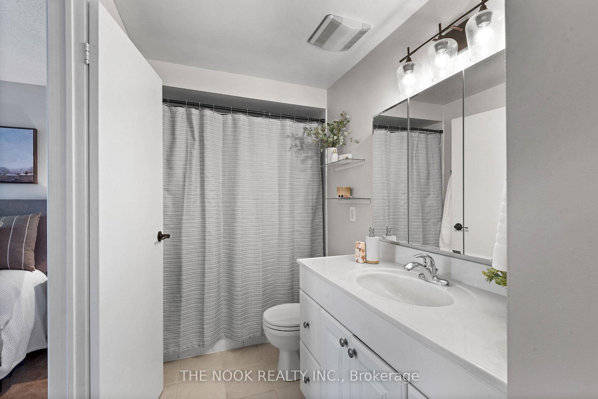 Photo 24 of 15 Brocklesby Crescent, Ajax, Central West — HOMEH