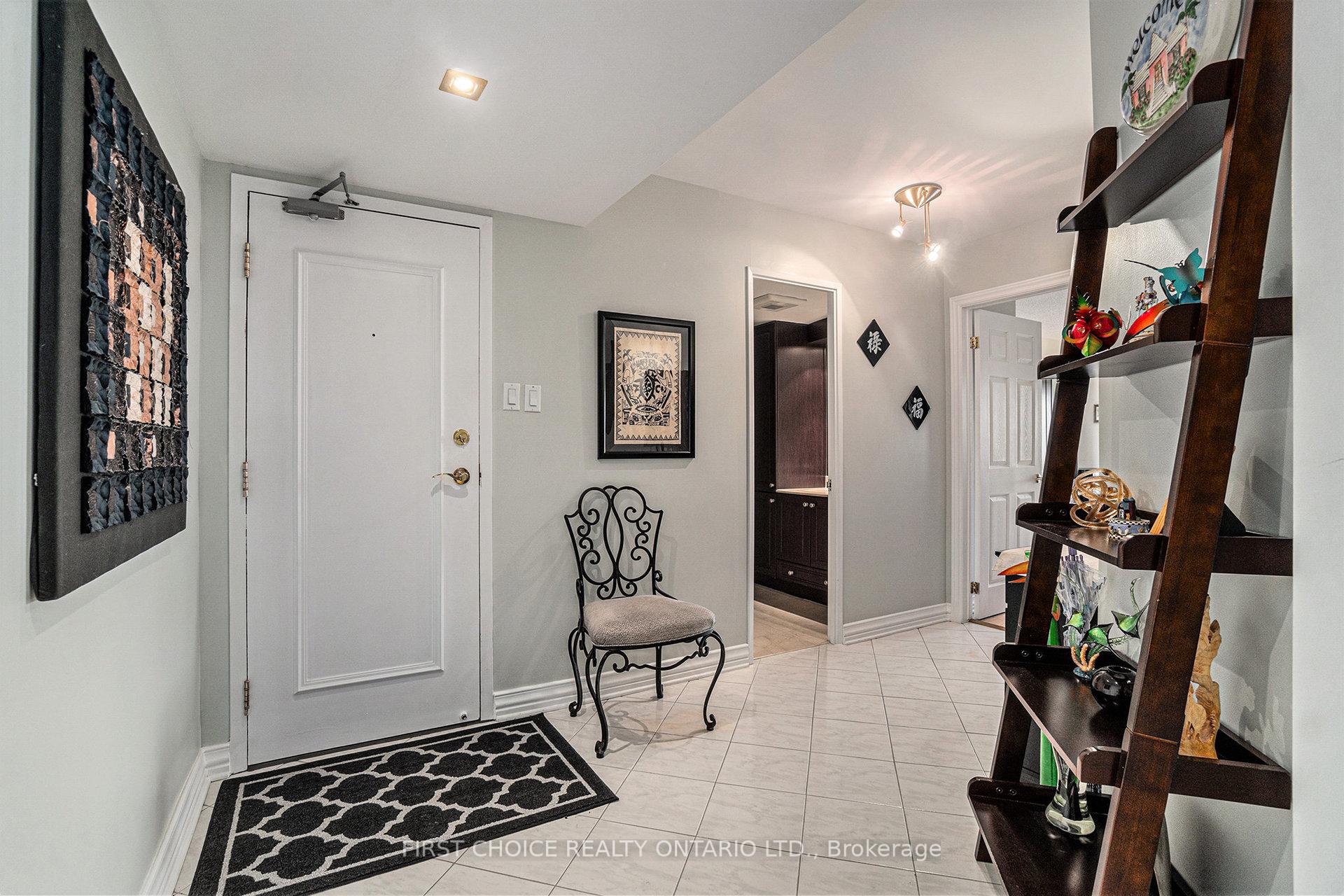 Photo 2 of Unit 2405, 545 St Laurent Boulevard, Ottawa, Viscount Alexander Park — HOMEH