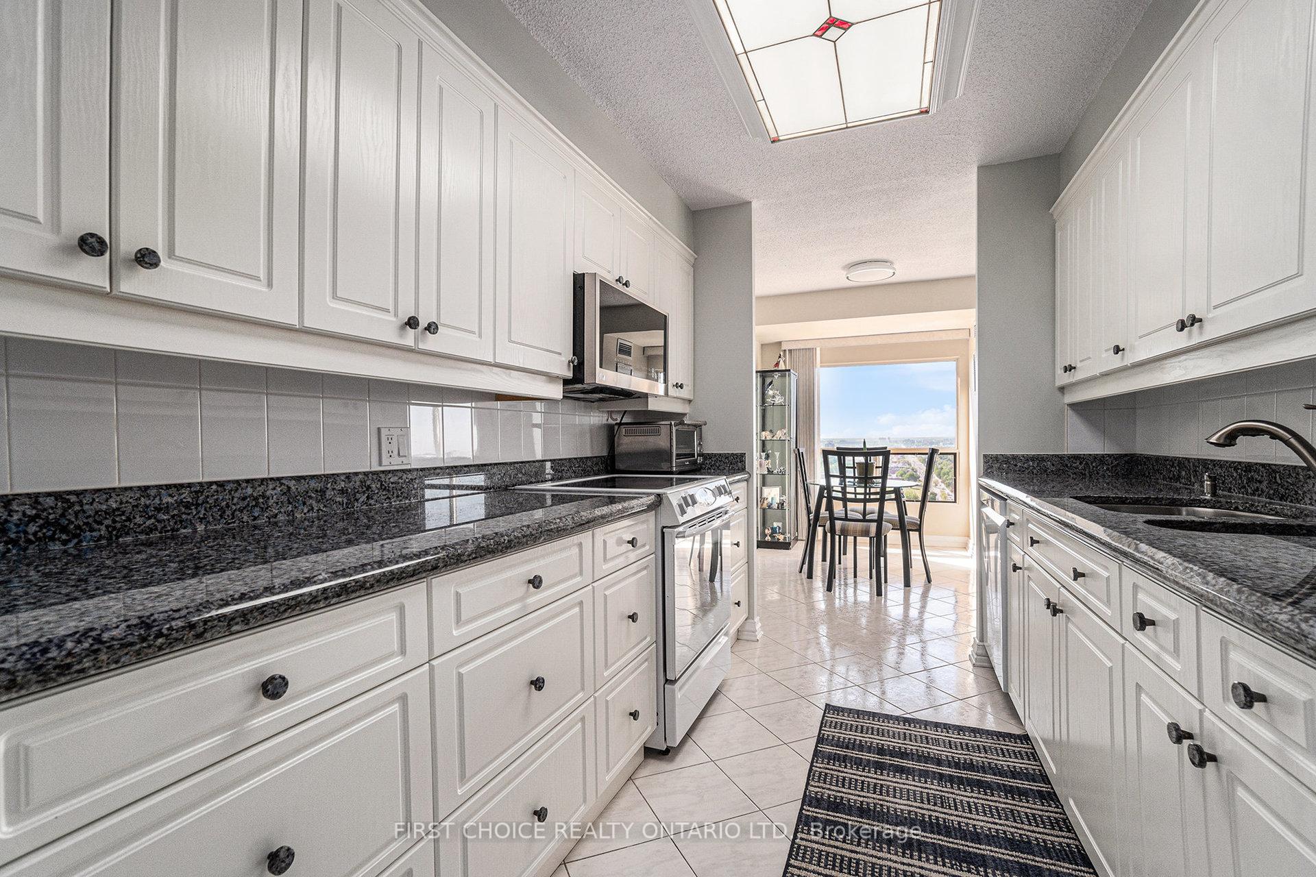 Photo 5 of Unit 2405, 545 St Laurent Boulevard, Ottawa, Viscount Alexander Park — HOMEH