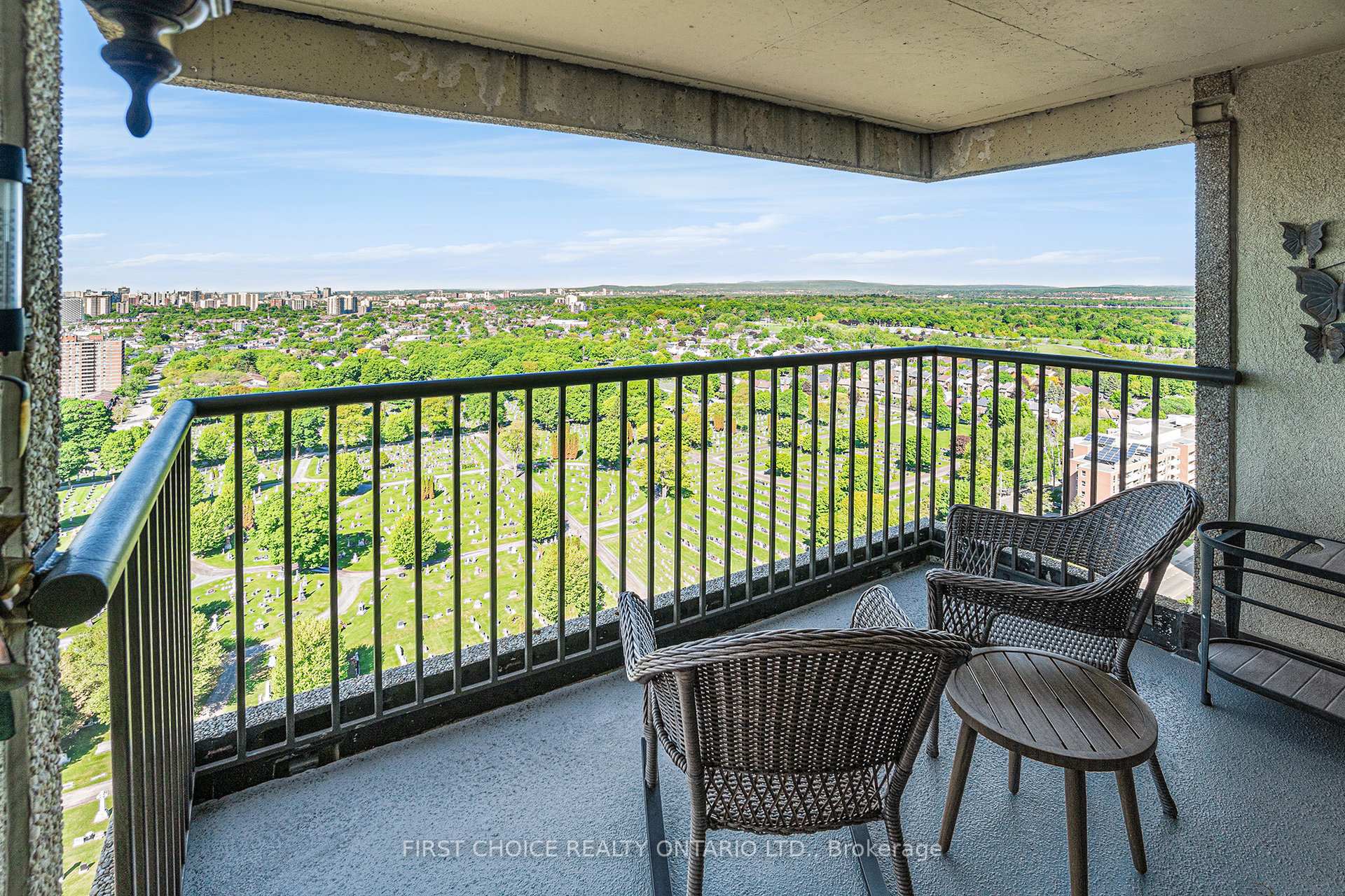 Photo 16 of Unit 2405, 545 St Laurent Boulevard, Ottawa, Viscount Alexander Park — HOMEH