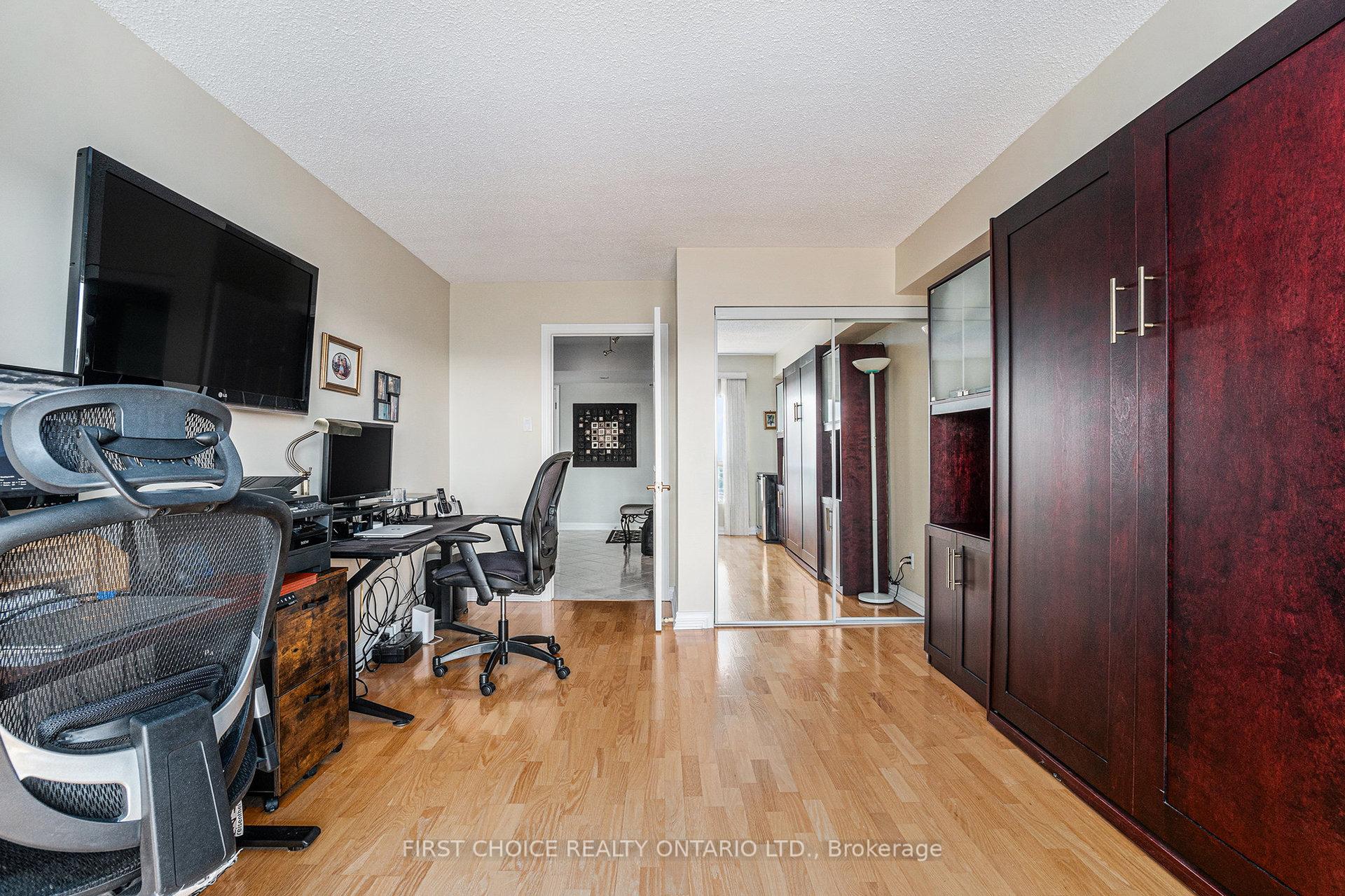 Photo 23 of Unit 2405, 545 St Laurent Boulevard, Ottawa, Viscount Alexander Park — HOMEH