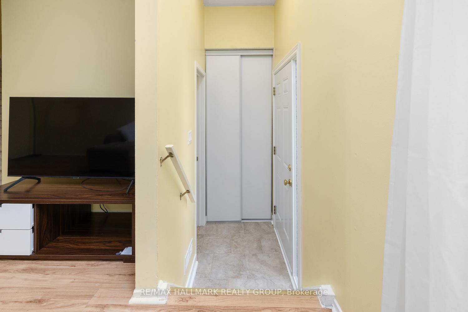 Photo 2 of 3238 Uplands Drive, Ottawa, Hunt Club — HOMEH