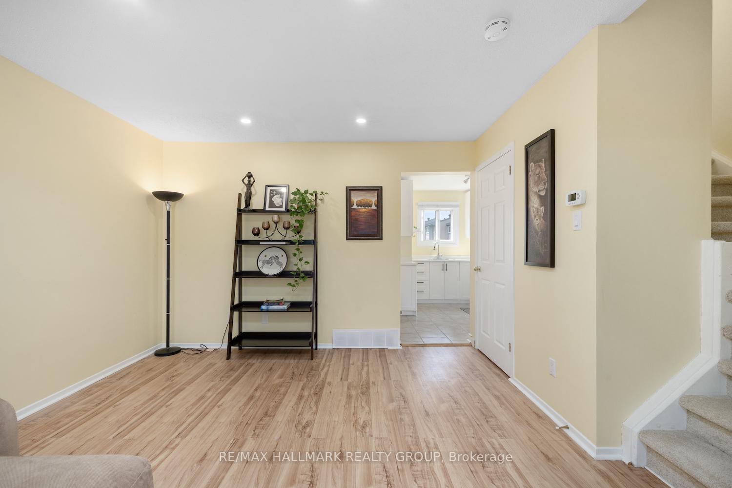 Photo 6 of 3238 Uplands Drive, Ottawa, Hunt Club — HOMEH
