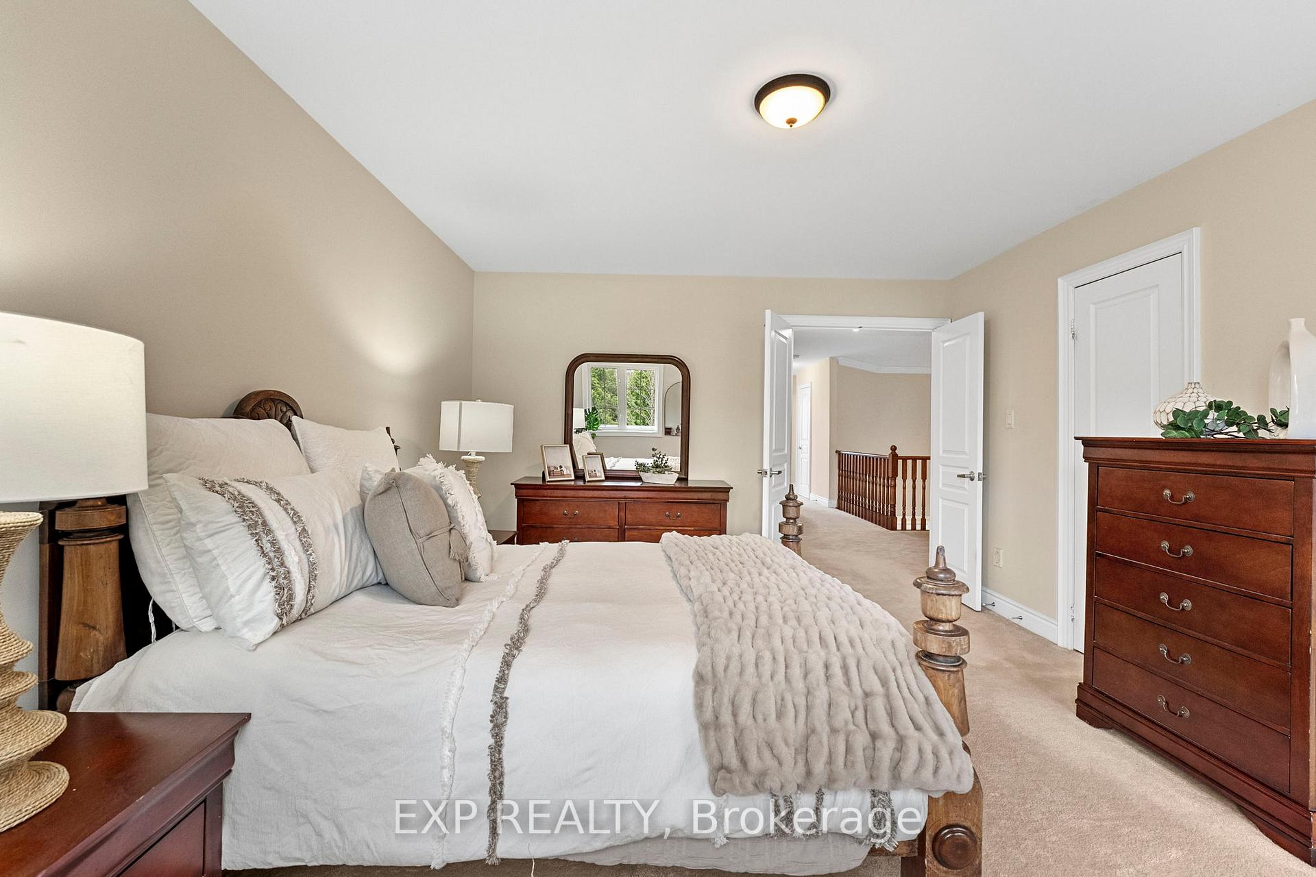 Photo 24 of 54 Stonecliffe Crescent, Aurora, Aurora Estates — HOMEH