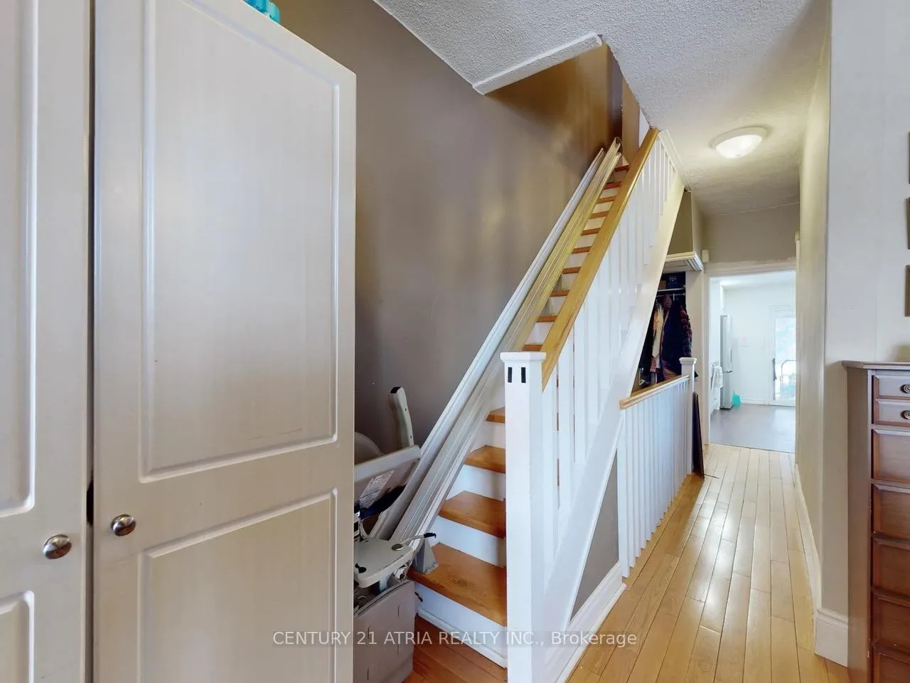 Photo 13 of 40 Sibley Avenue, Toronto, East End-Danforth — HOMEH