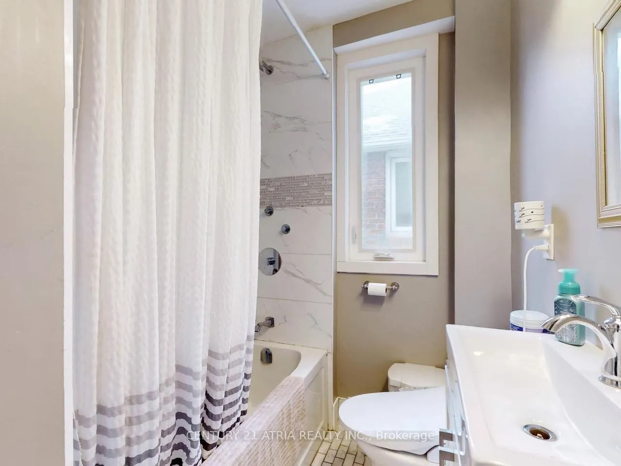 Photo 22 of 40 Sibley Avenue, Toronto, East End-Danforth — HOMEH