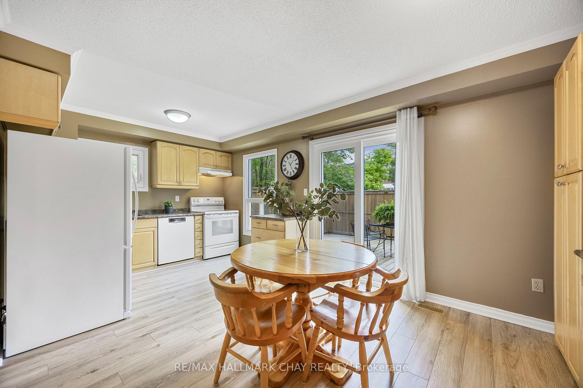 Photo 30 of Unit 49, 165 Kozlov Street, Barrie, West Bayfield — HOMEH