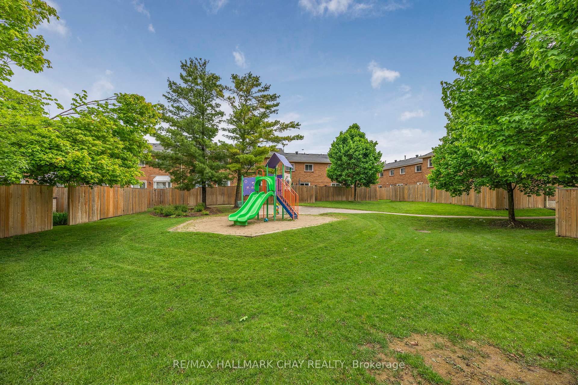 Photo 47 of Unit 49, 165 Kozlov Street, Barrie, West Bayfield — HOMEH