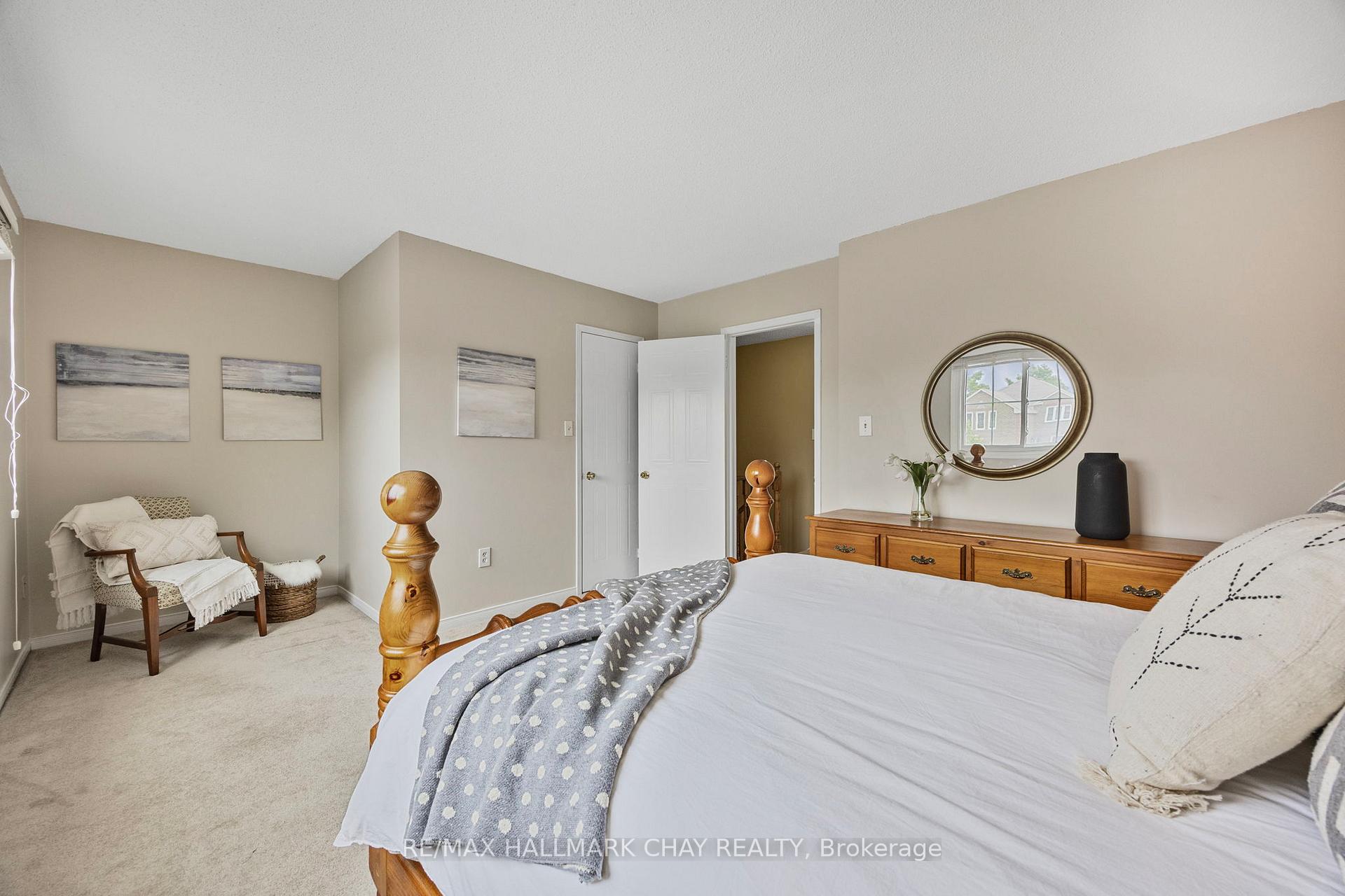 Photo 19 of Unit 49, 165 Kozlov Street, Barrie, West Bayfield — HOMEH