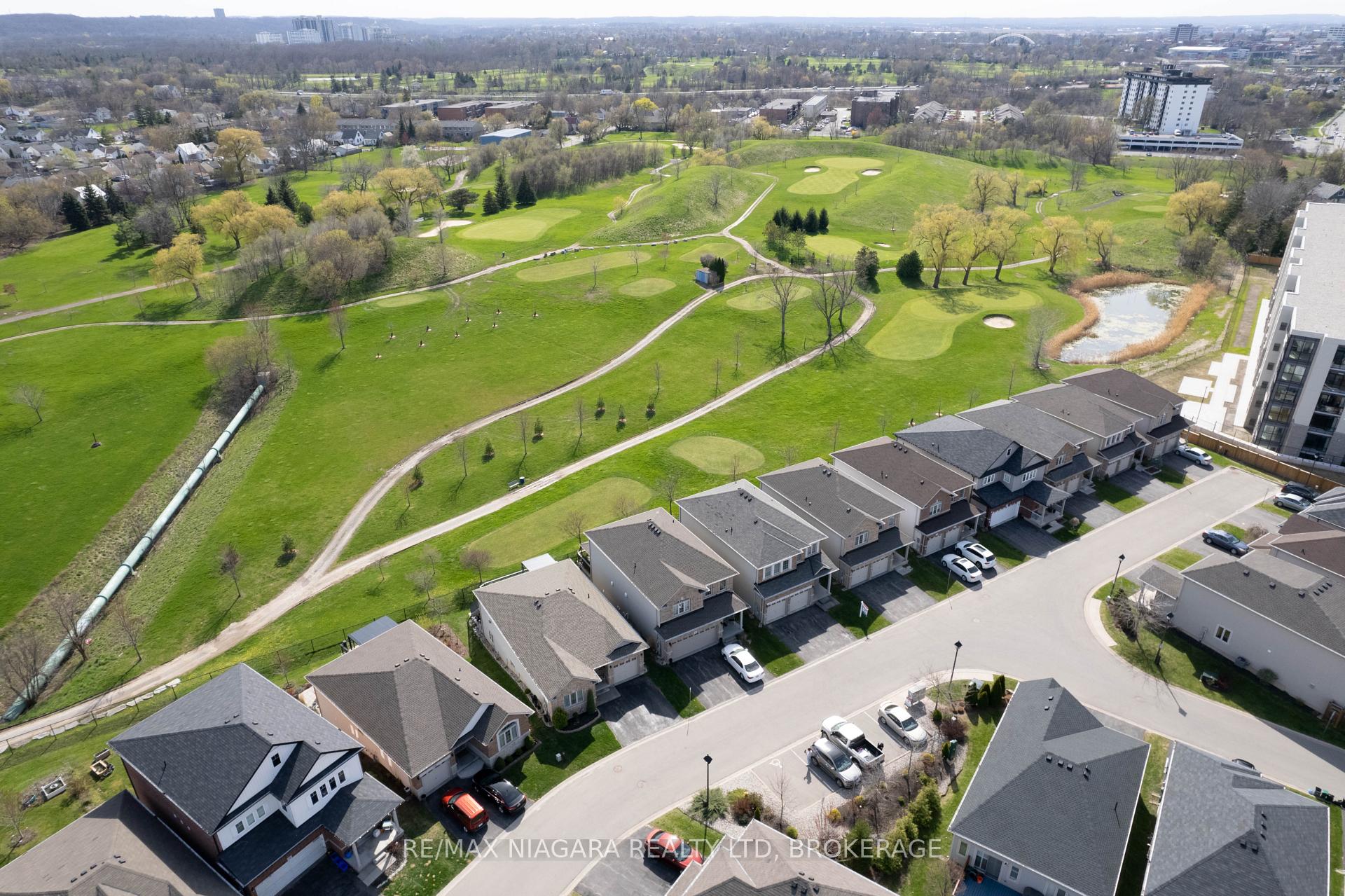 Photo 1 of Unit 14, 77 Avery Crescent, St. Catharines, Oakdale — HOMEH