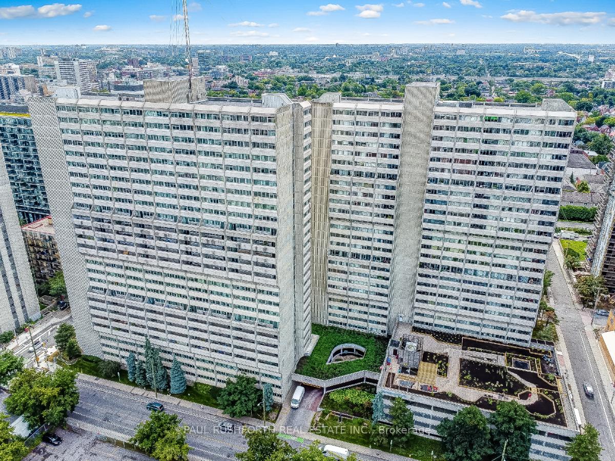 Front of Unit 1701, 500 Laurier Avenue W