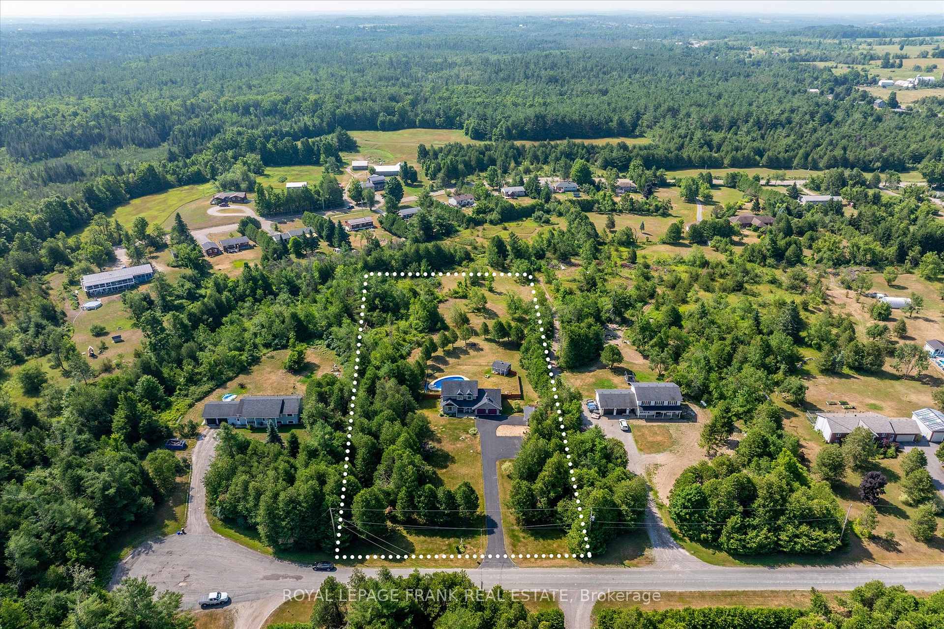Photo 2 of 229 Lonsberry Lane, Douro-Dummer — HOMEH