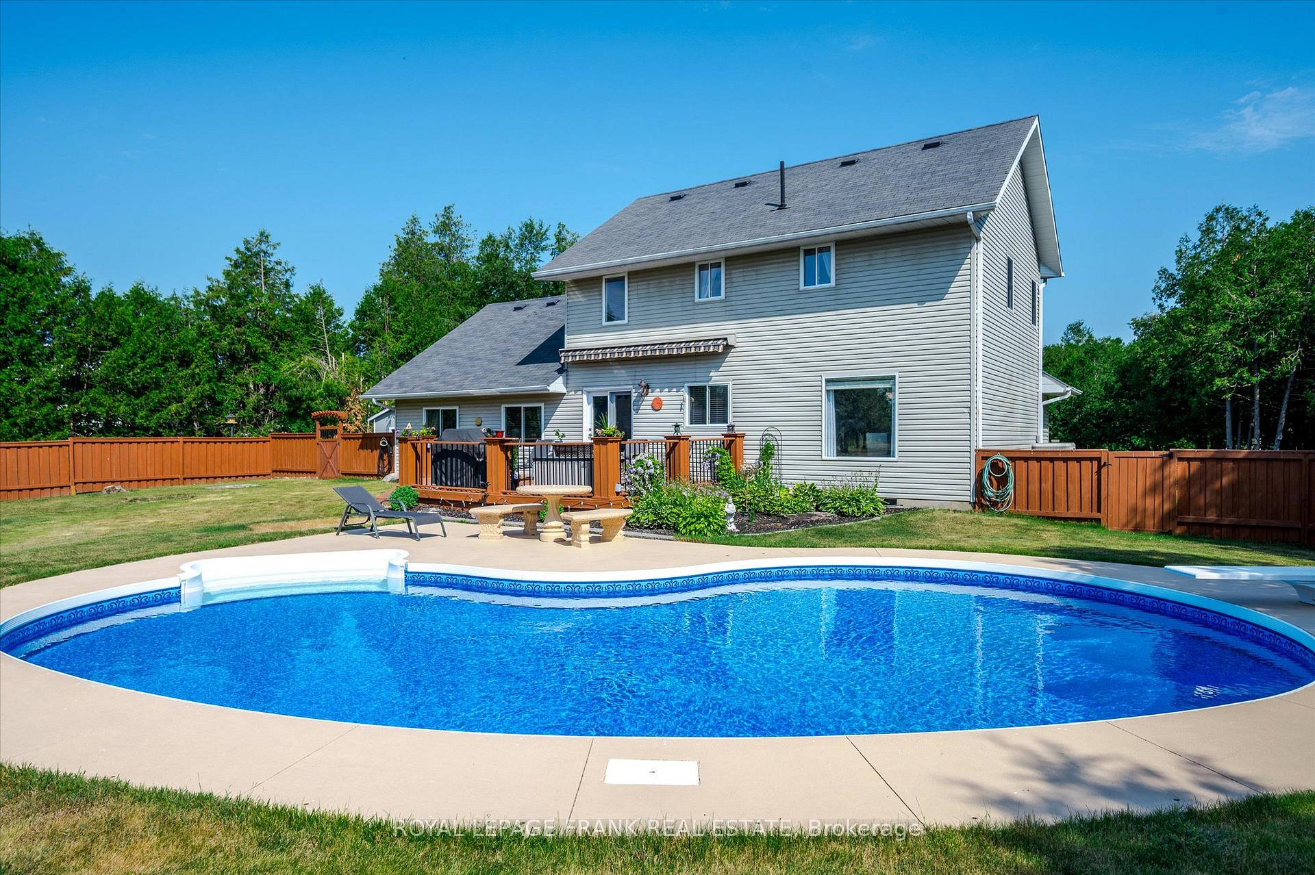Photo 3 of 229 Lonsberry Lane, Douro-Dummer — HOMEH