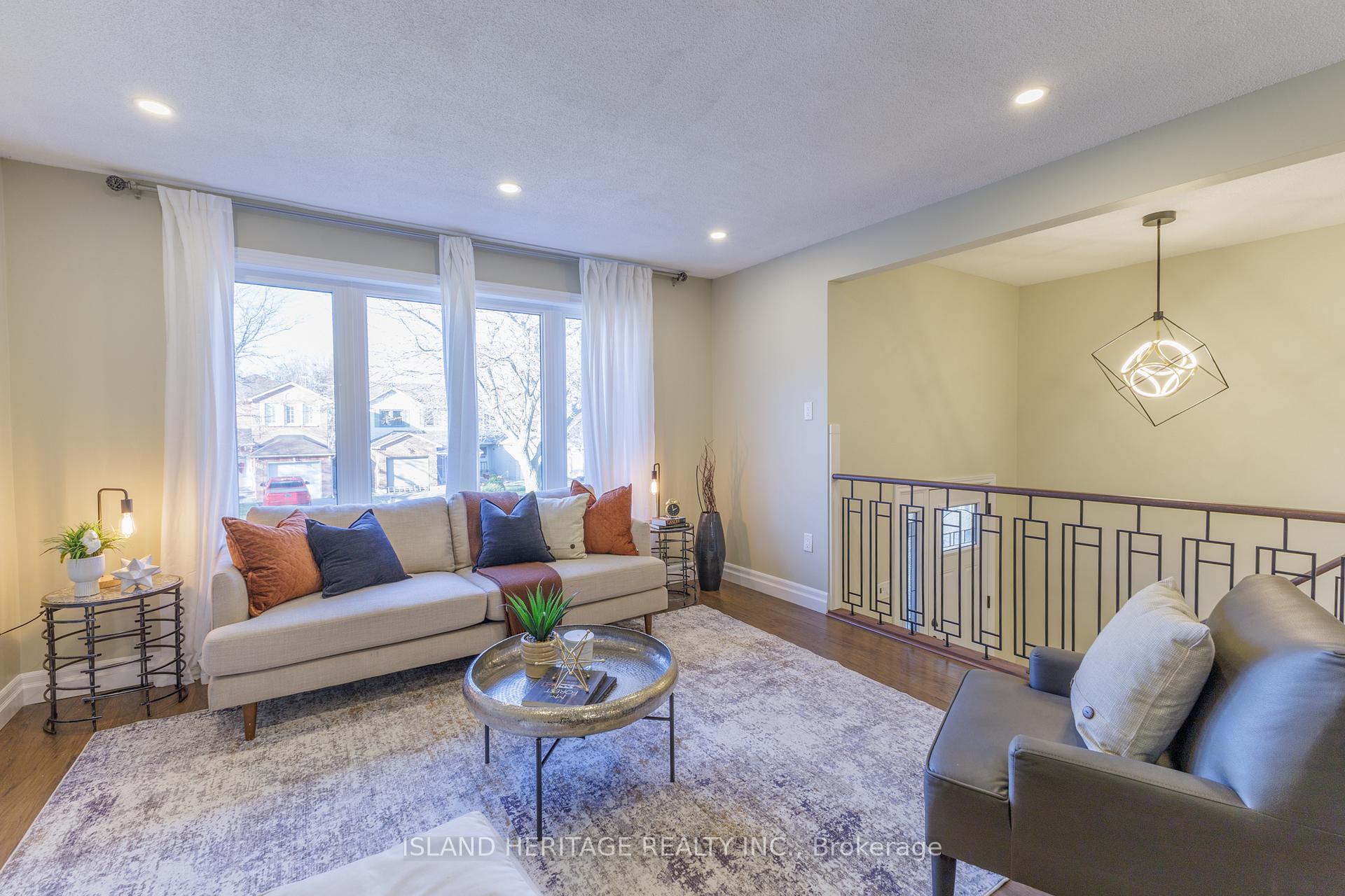 Photo 8 of 114 Turnberry Crescent, Clarington, Courtice — HOMEH
