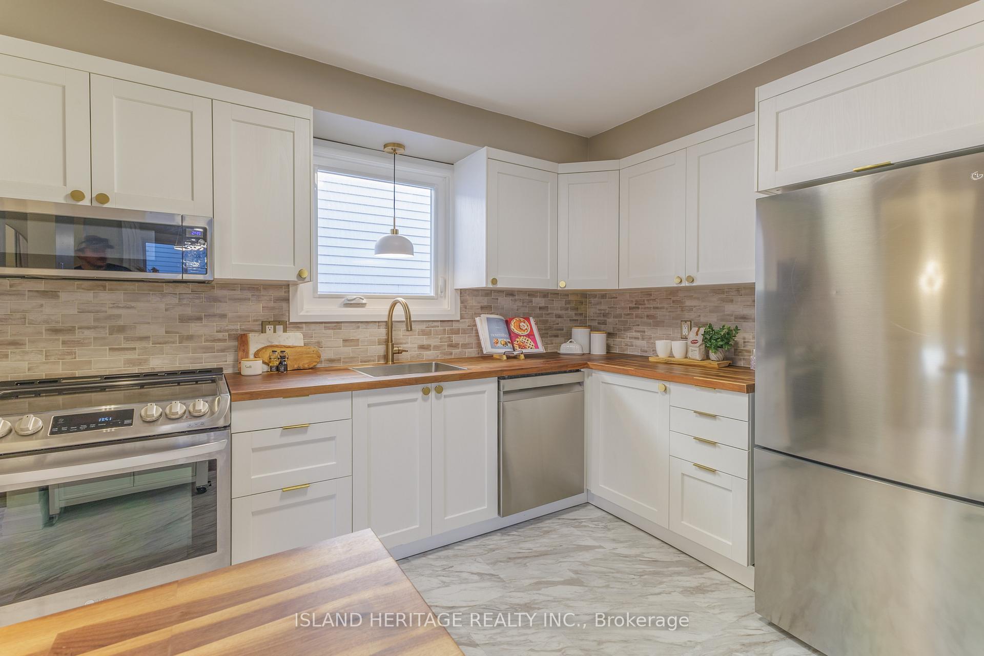 Photo 18 of 114 Turnberry Crescent, Clarington, Courtice — HOMEH