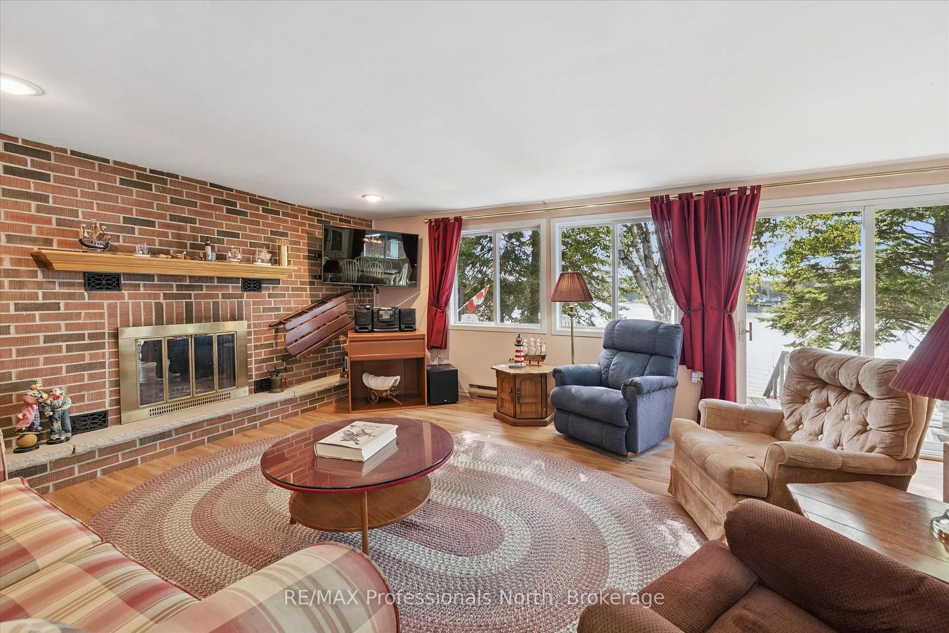 Photo 12 of 166 Lakeview Avenue, Kearney — HOMEH