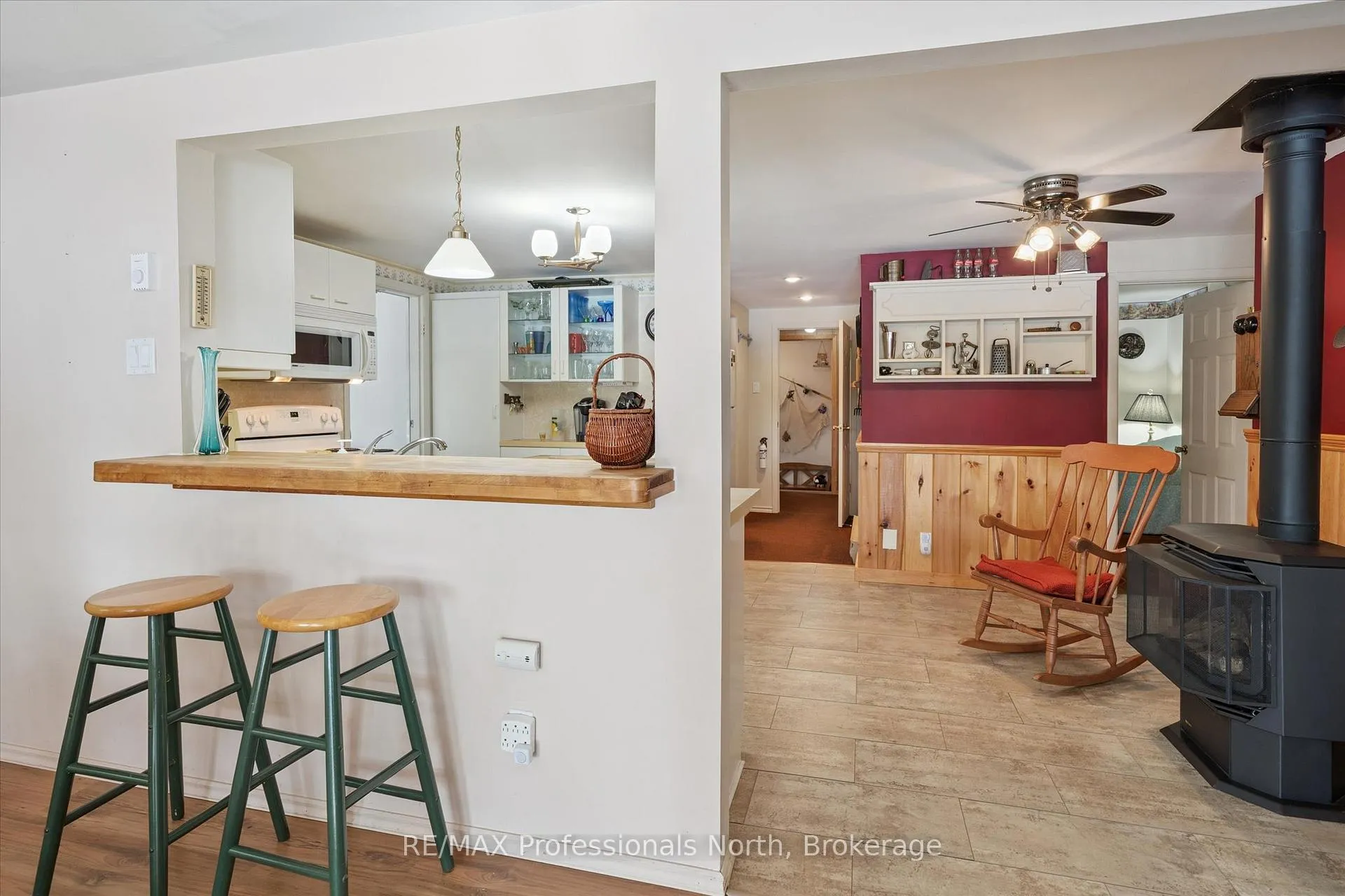Photo 15 of 166 Lakeview Avenue, Kearney — HOMEH