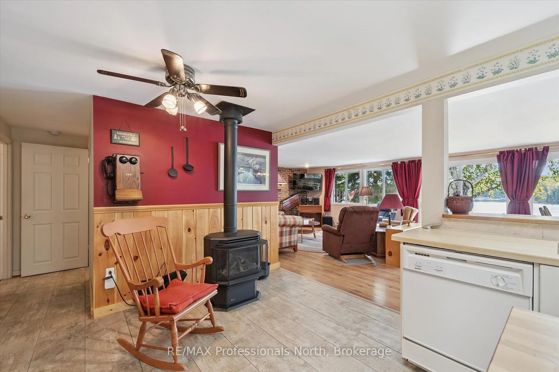 Photo 18 of 166 Lakeview Avenue, Kearney — HOMEH