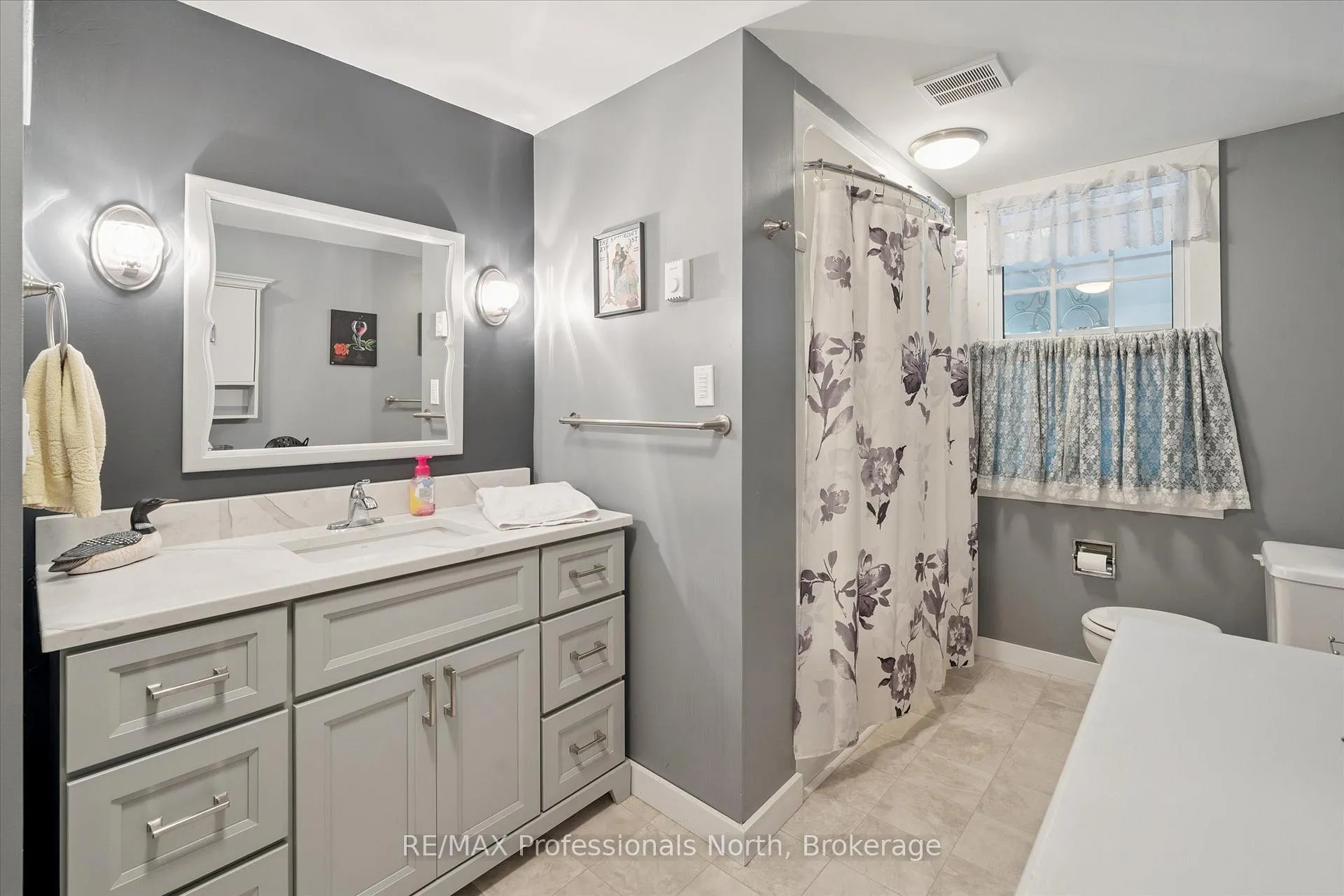 Photo 22 of 166 Lakeview Avenue, Kearney — HOMEH