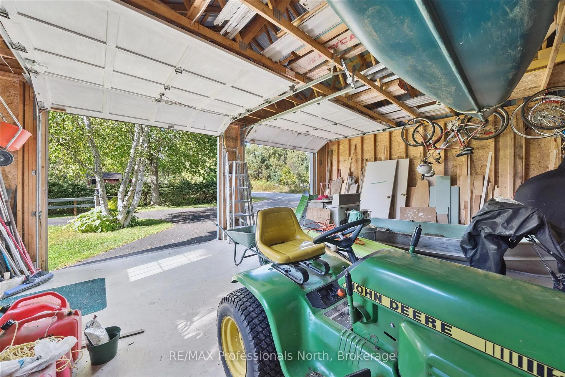 Photo 33 of 166 Lakeview Avenue, Kearney — HOMEH