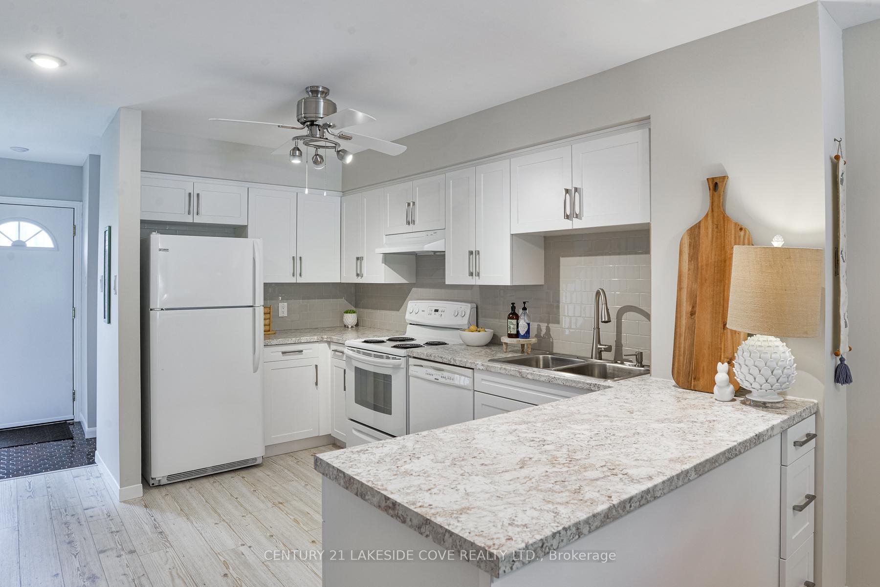 Photo 11 of Unit Unit 16, 2 Paradise Boulevard W, Ramara, Rural Ramara — HOMEH
