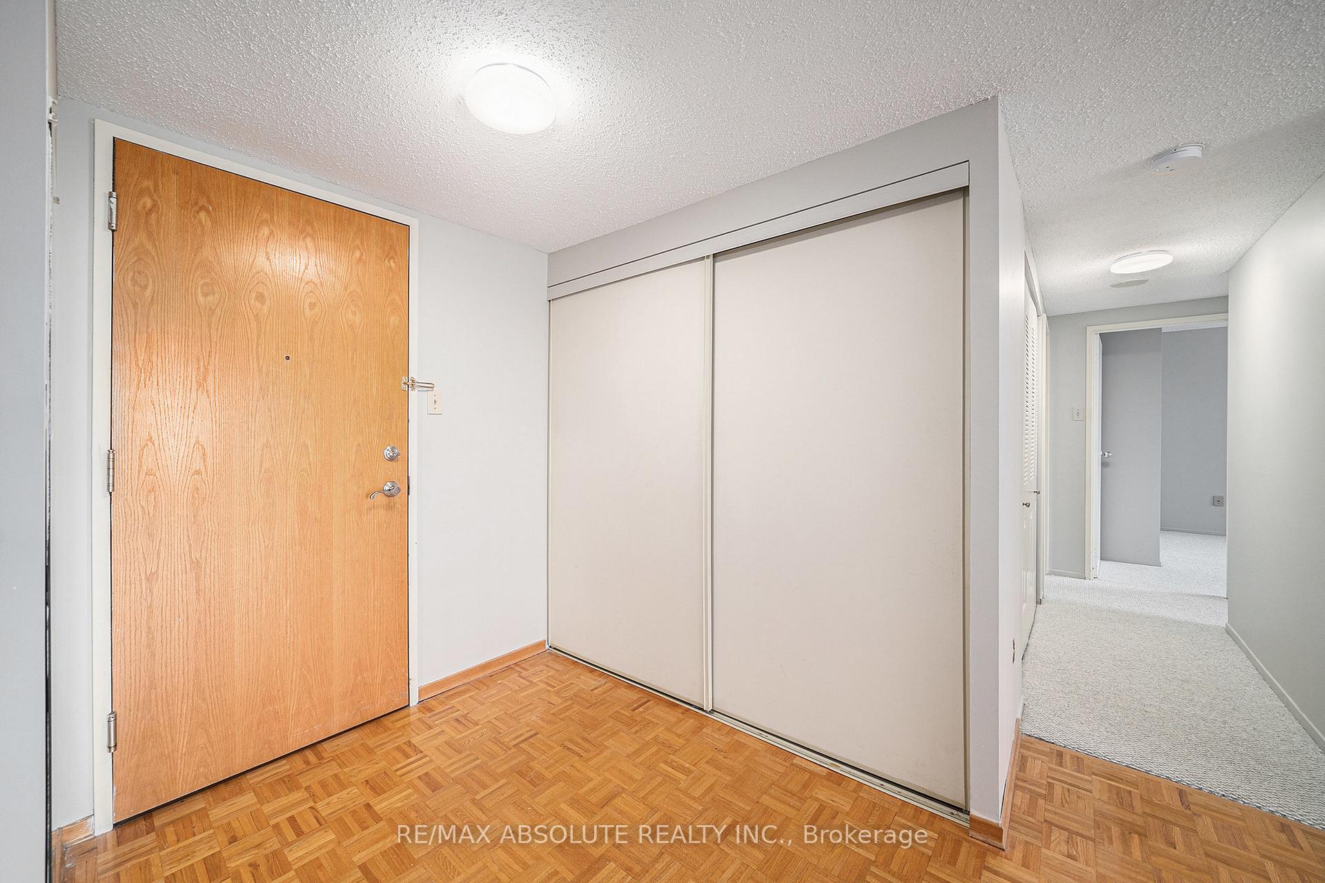 Photo 3 of Unit 203, 2759 Carousel Crescent, Ottawa, Emerald Woods/Sawmill Creek — HOMEH