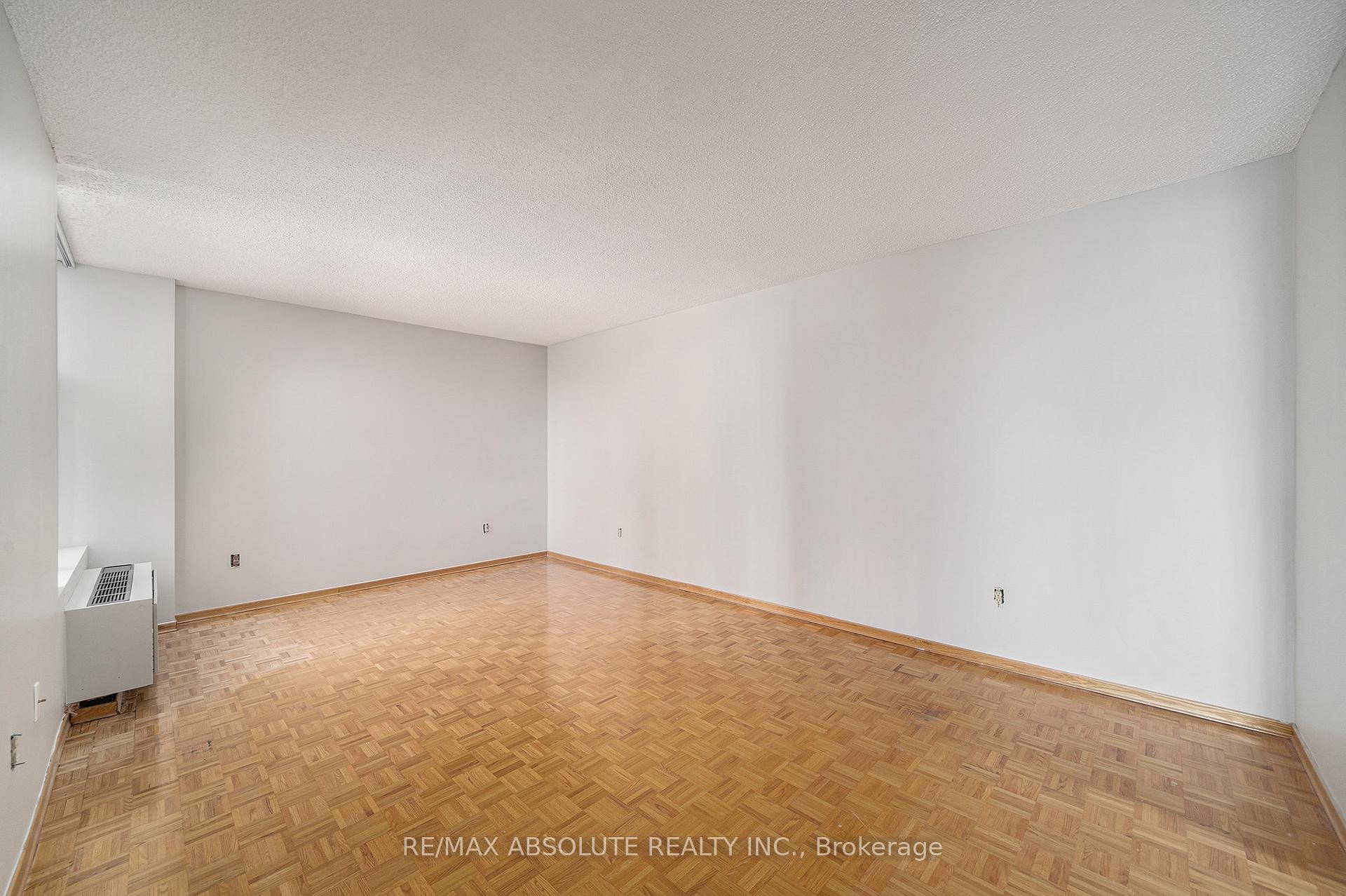 Photo 5 of Unit 203, 2759 Carousel Crescent, Ottawa, Emerald Woods/Sawmill Creek — HOMEH