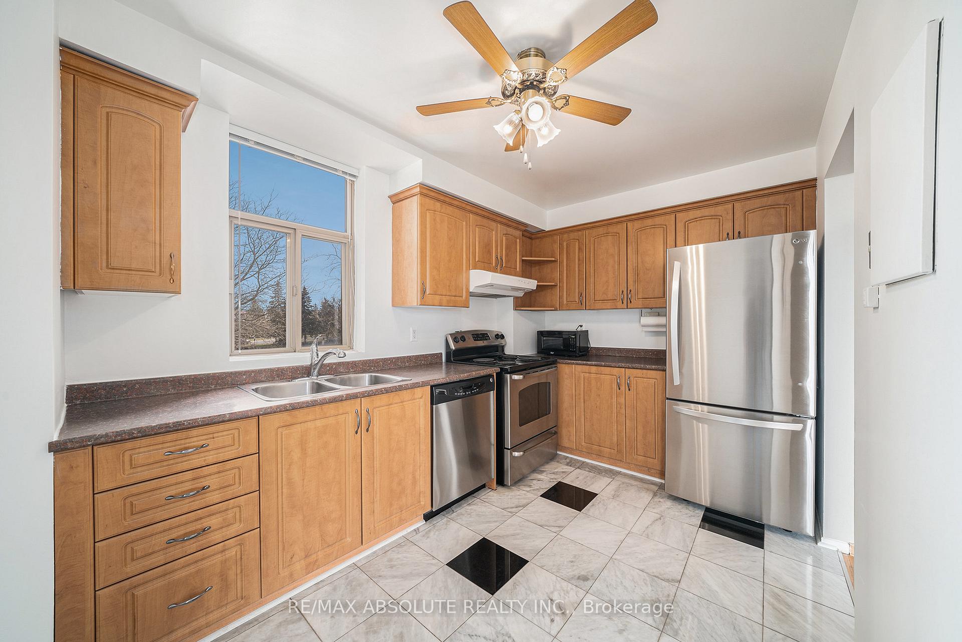 Photo 8 of Unit 203, 2759 Carousel Crescent, Ottawa, Emerald Woods/Sawmill Creek — HOMEH