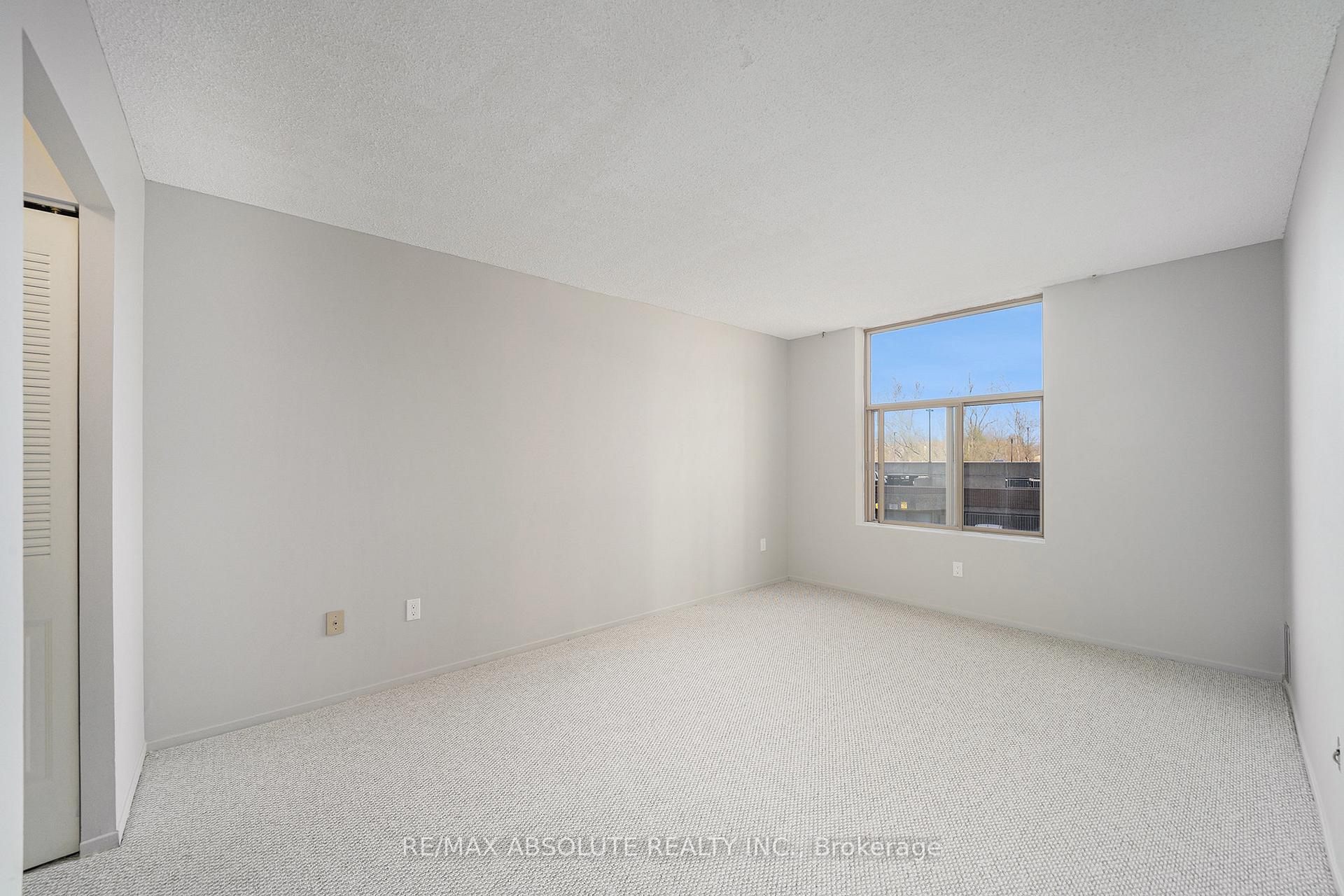 Photo 11 of Unit 203, 2759 Carousel Crescent, Ottawa, Emerald Woods/Sawmill Creek — HOMEH