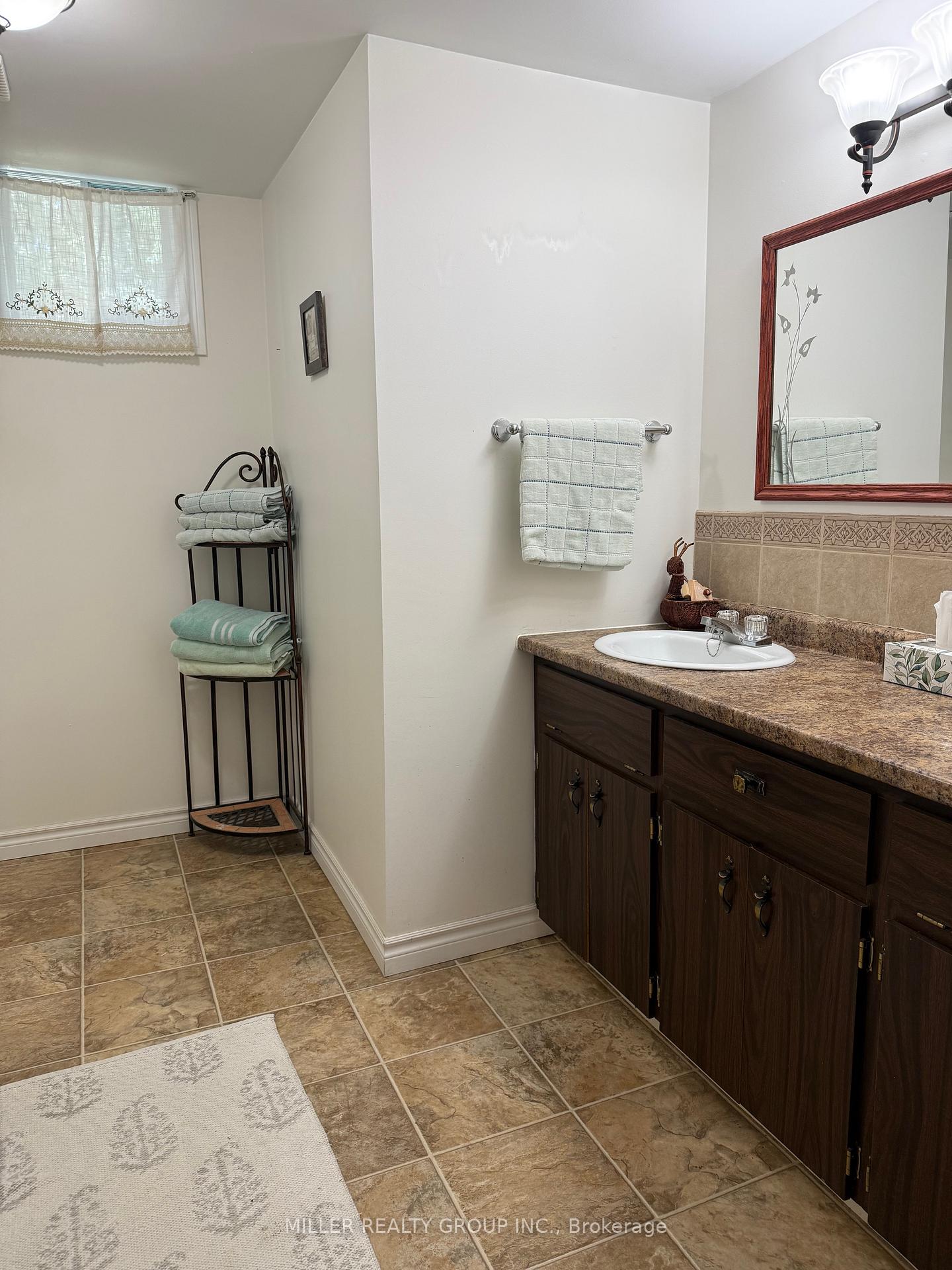 Photo 15 of 431 Arnold Drive, Temiskaming Shores, Haileybury — HOMEH