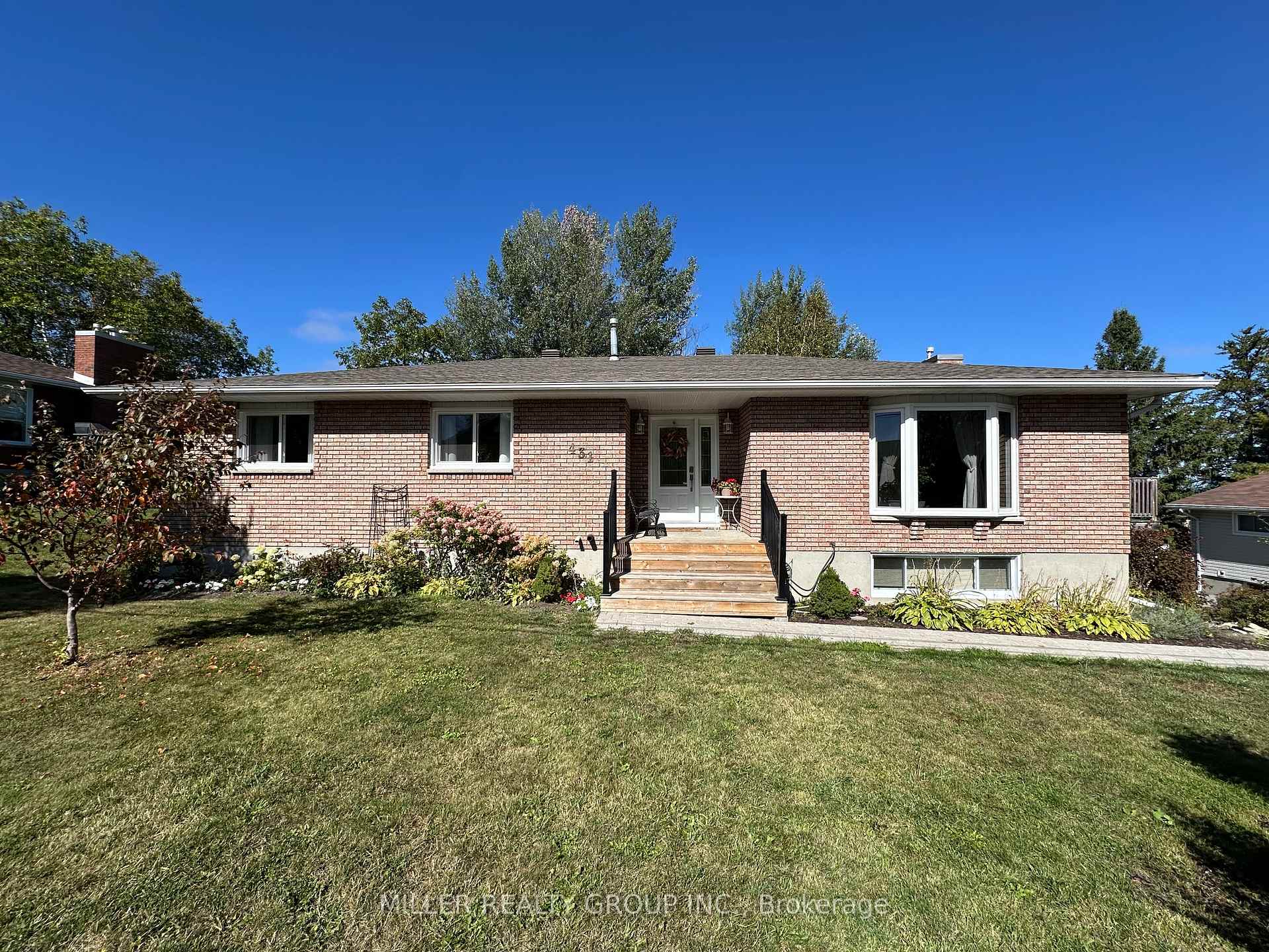Photo 2 of 431 Arnold Drive, Temiskaming Shores, Haileybury — HOMEH