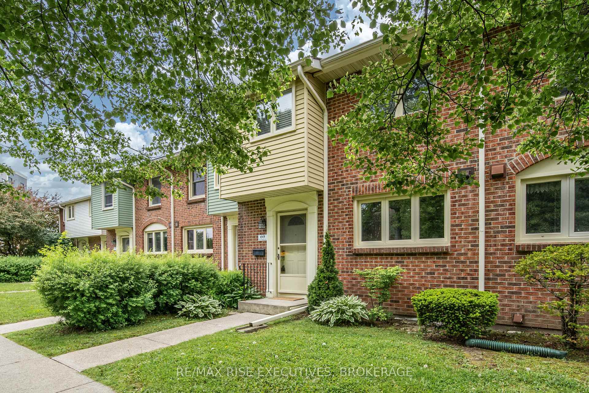Photo 4 of Unit 69, 115 Wright Crescent, Kingston, Central City East — HOMEH