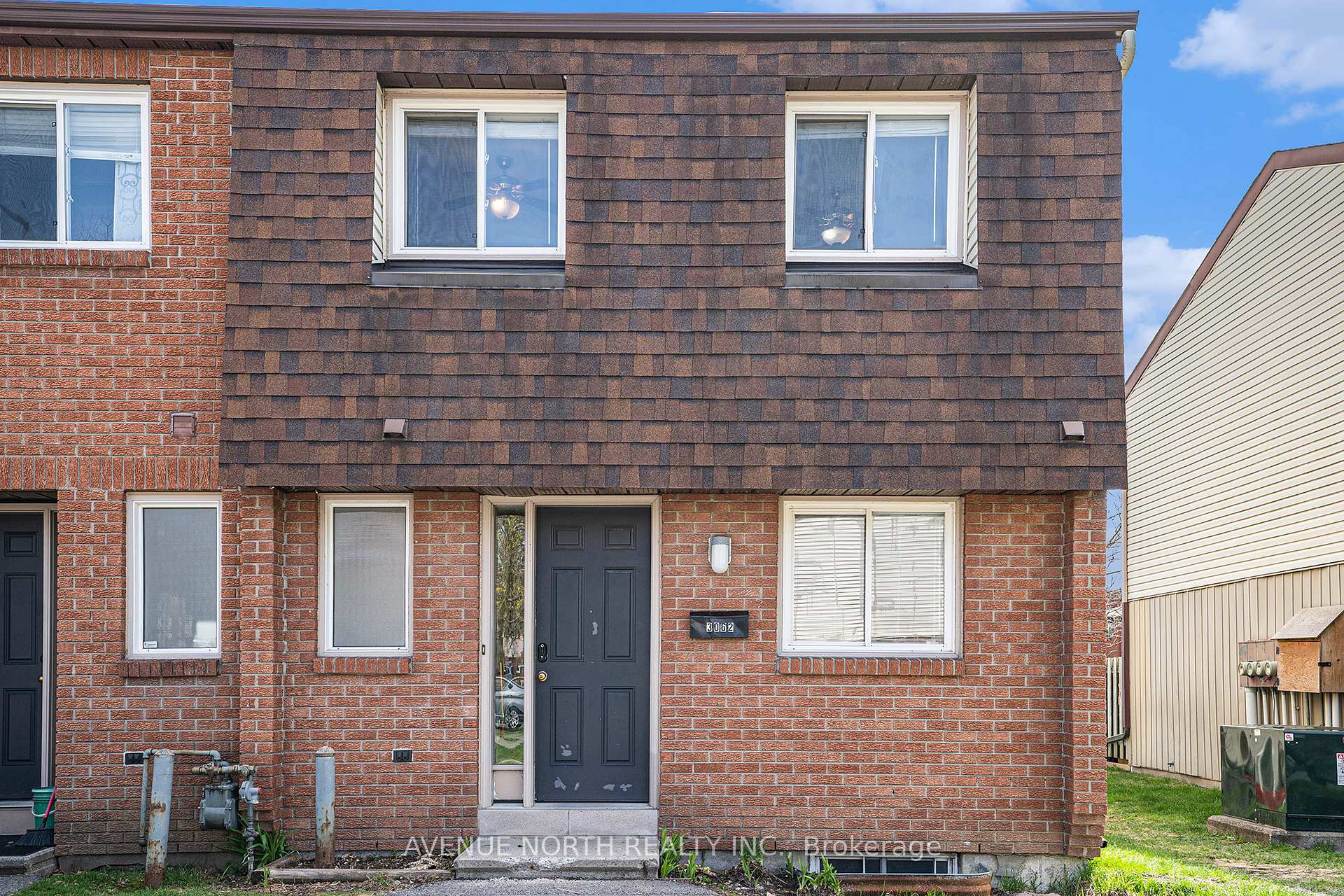 Photo 2 of 3062 Olympic Way, Ottawa, Blossom Park/Leitrim — HOMEH